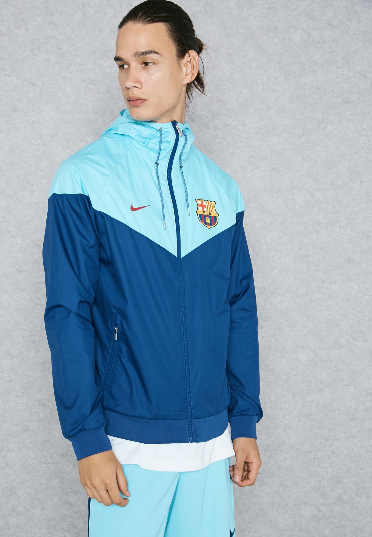 bonen Schots stel je voor Buy Nike blue FC Barcelona Windrunner Jacket for Men in MENA, Worldwide
