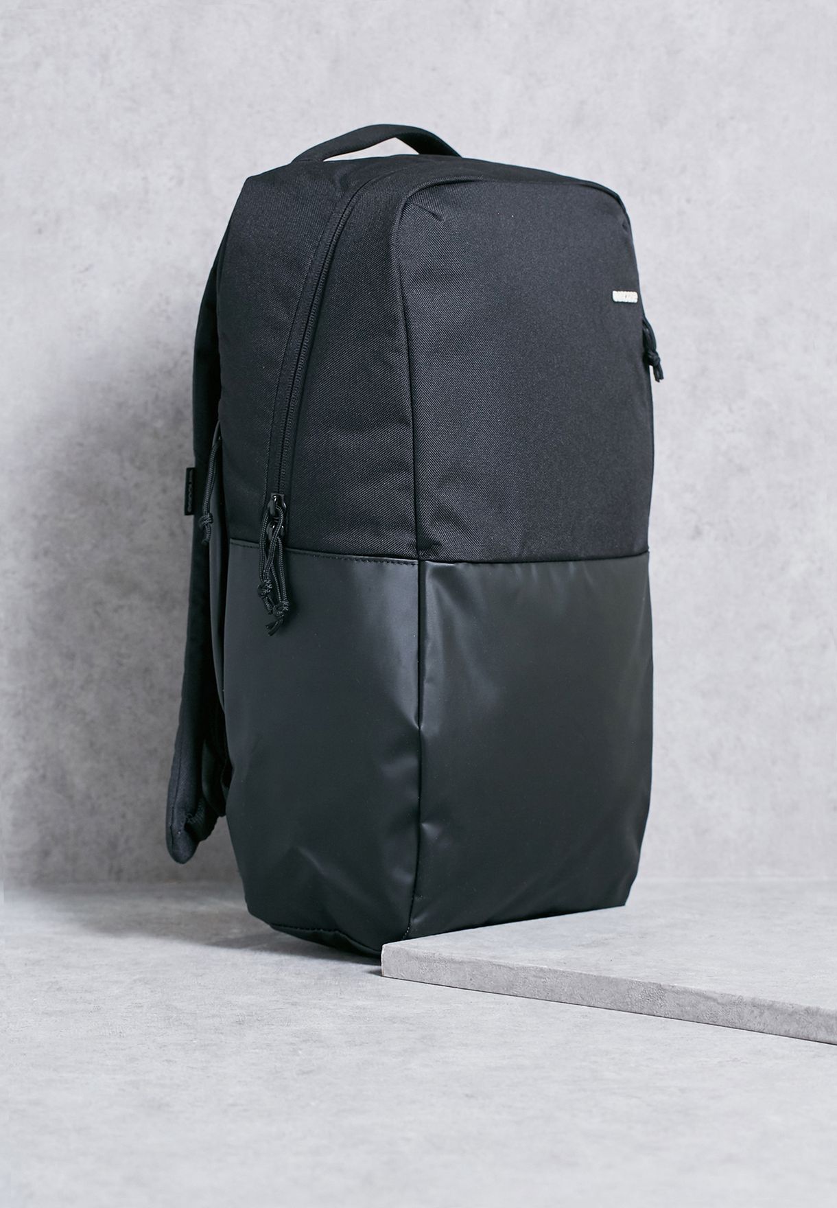 incase staple backpack