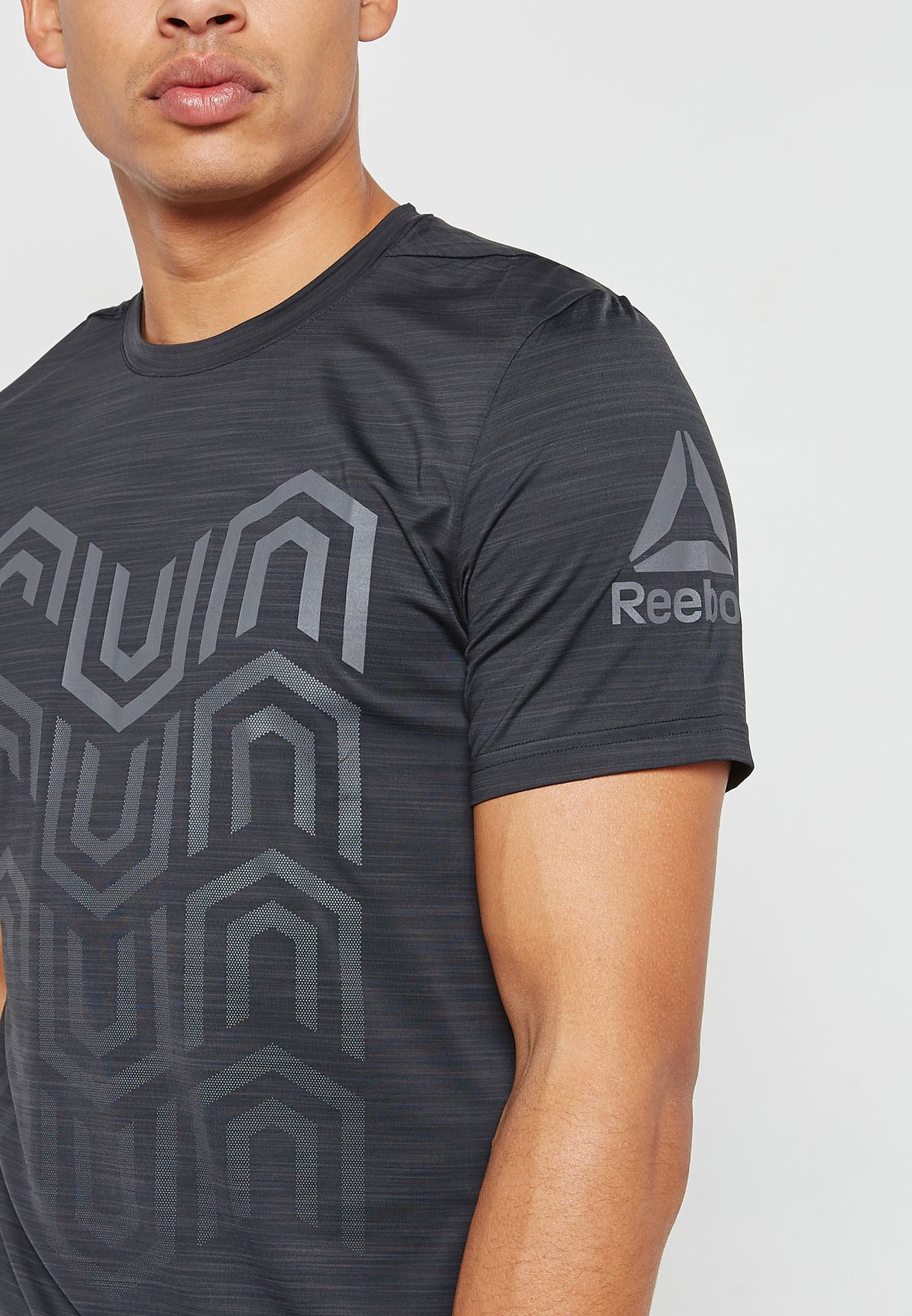 Misterio Activamente cortar Buy Reebok prints Activchill T-Shirt for Men in MENA, Worldwide