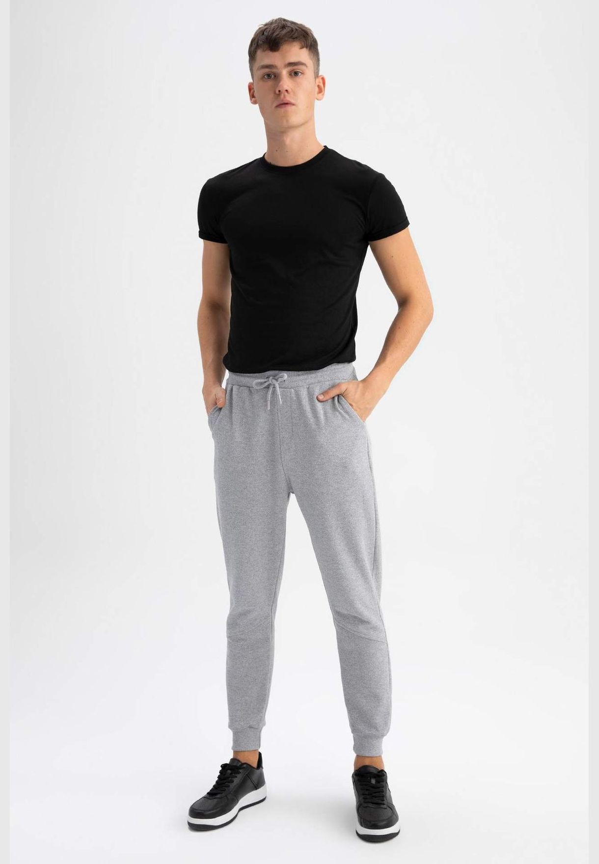 Slim Fit Basic Sweatpants