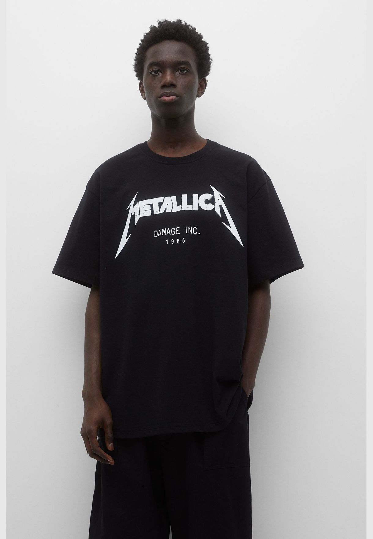 Buy Pull & Bear black Short sleeve Metallica T-shirt for Men in Manama,  Riffa