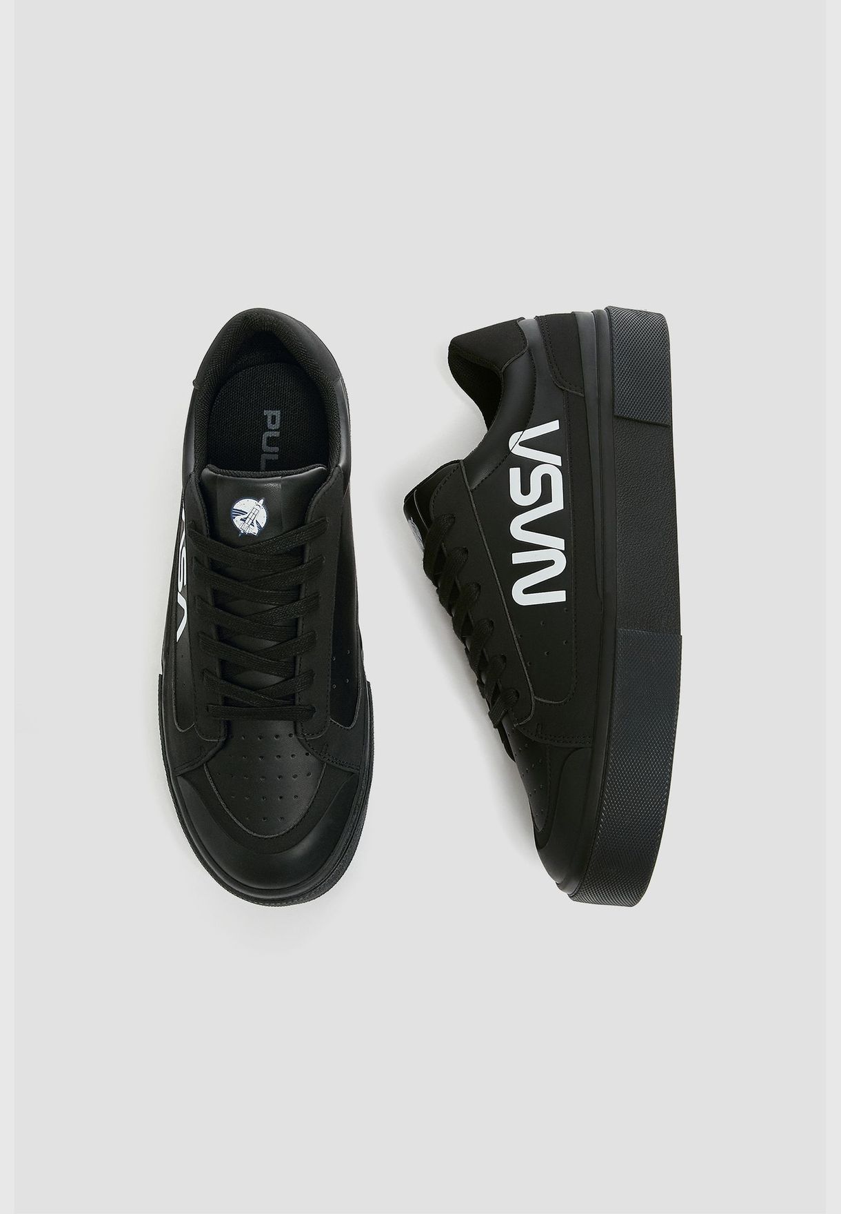 pull and bear nasa sneakers