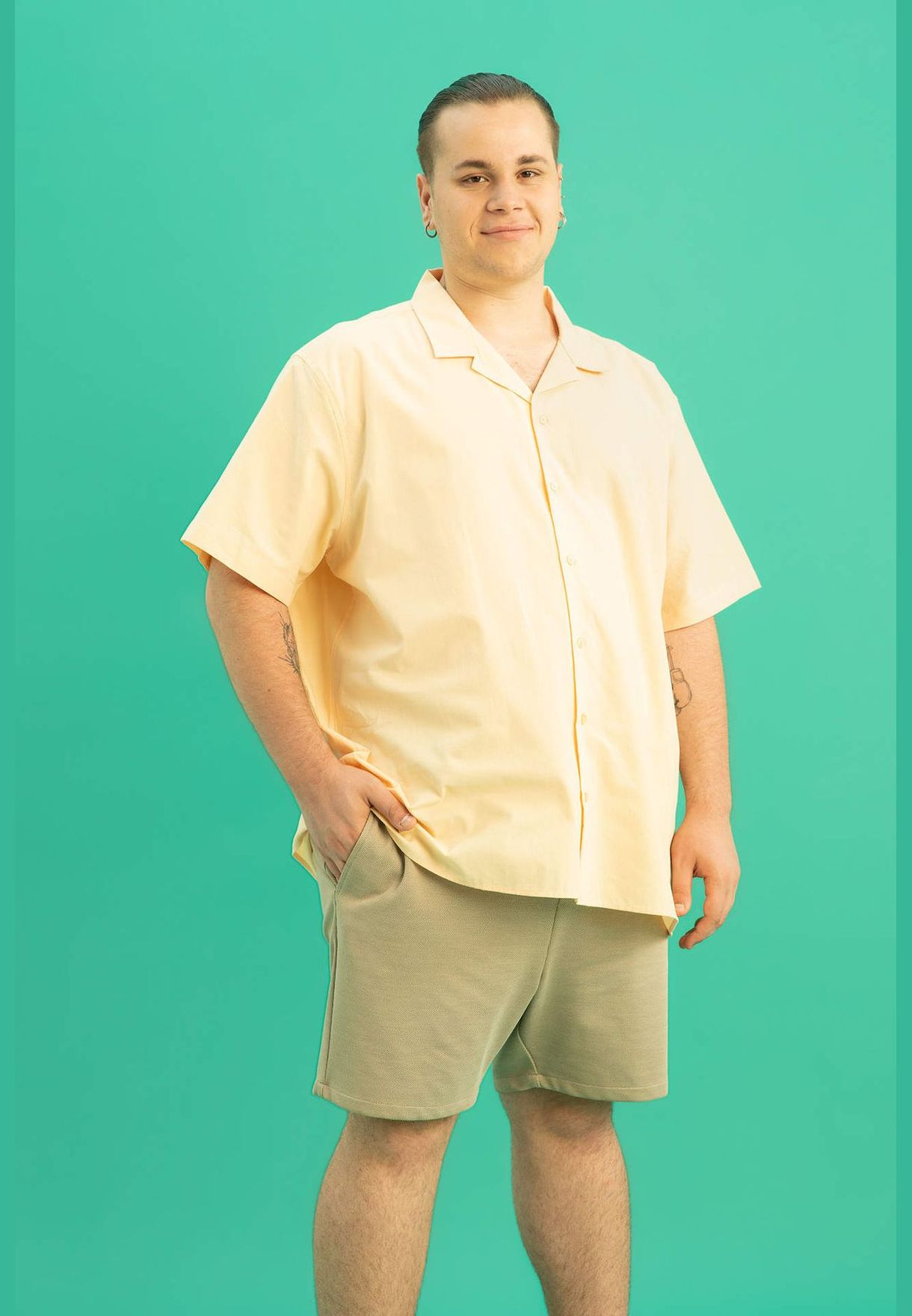 Man Plussize Fit Resort Neck Woven Top Short Sleeve Shirt