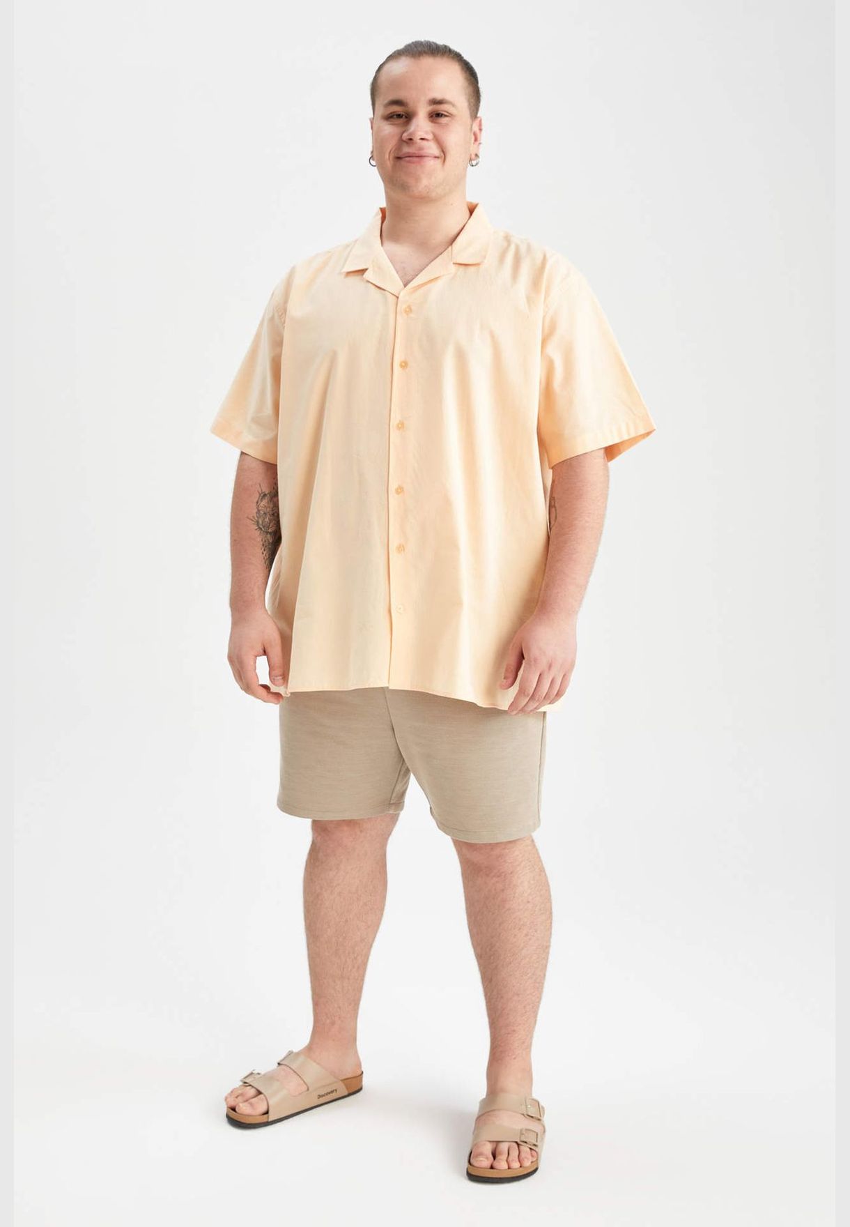 Man Plussize Fit Resort Neck Woven Top Short Sleeve Shirt