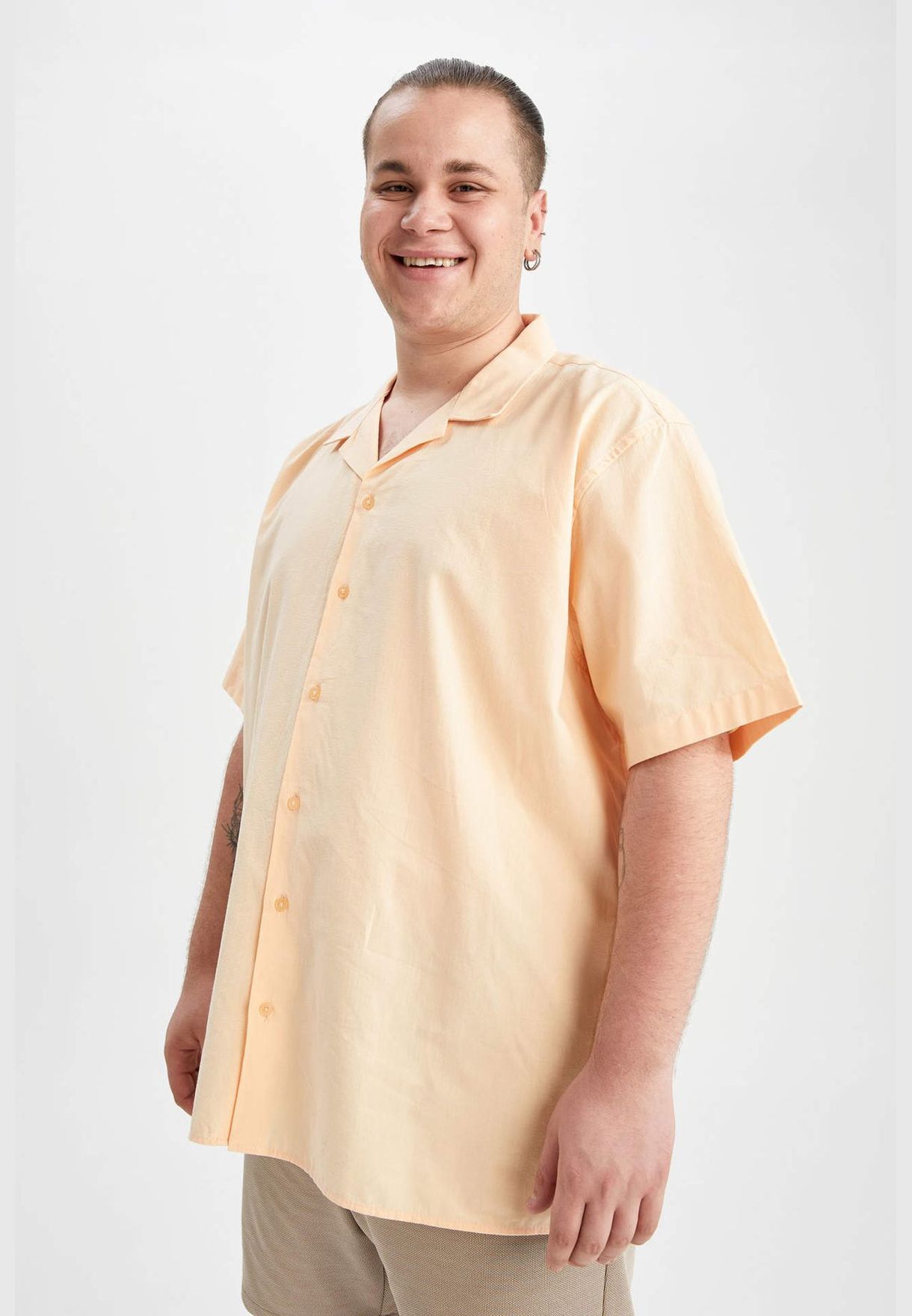 Man Plussize Fit Resort Neck Woven Top Short Sleeve Shirt