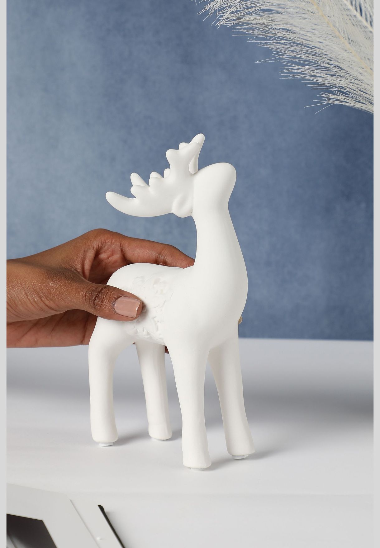 Modern Chalk Reindeer Shaped Solid Minimalistic Ceramic Showpiece For Home Decor
