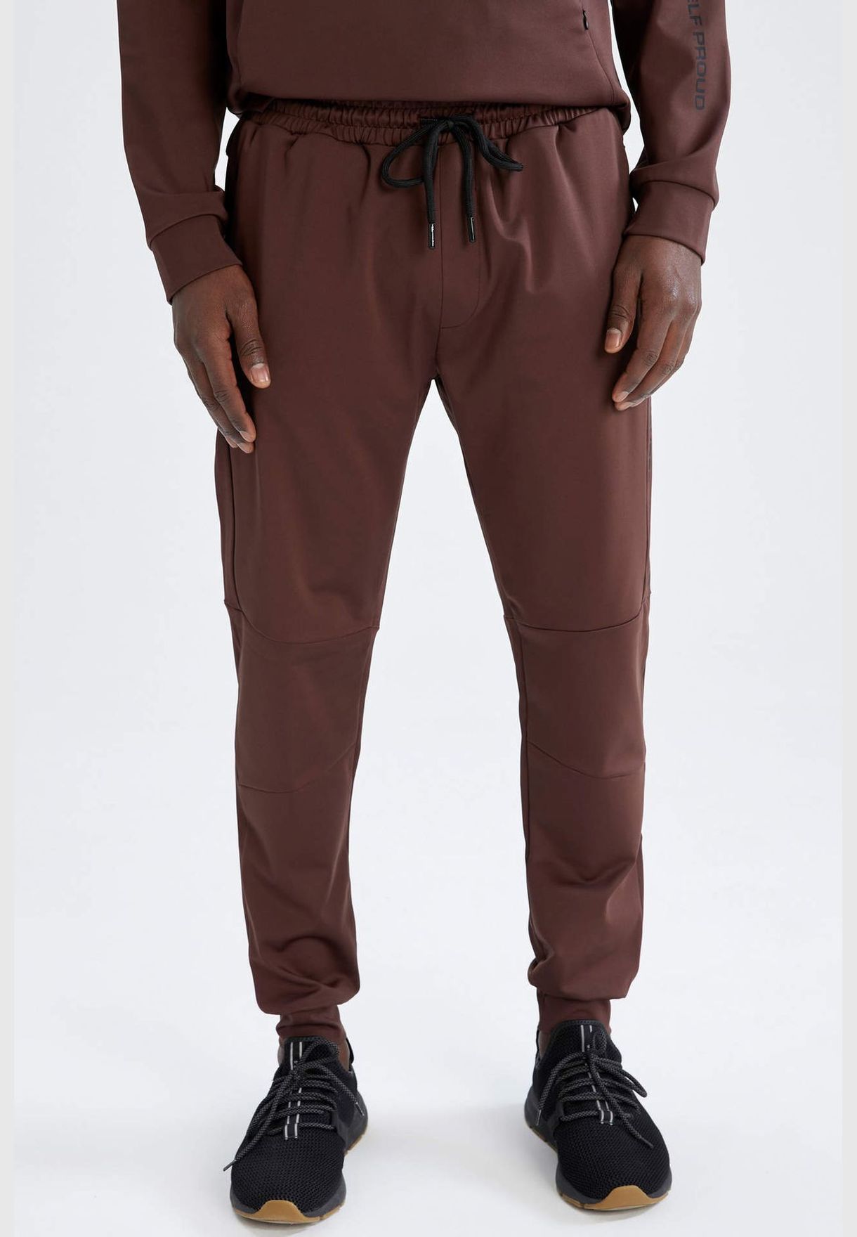 Man Slim Fit Knitted Jogger