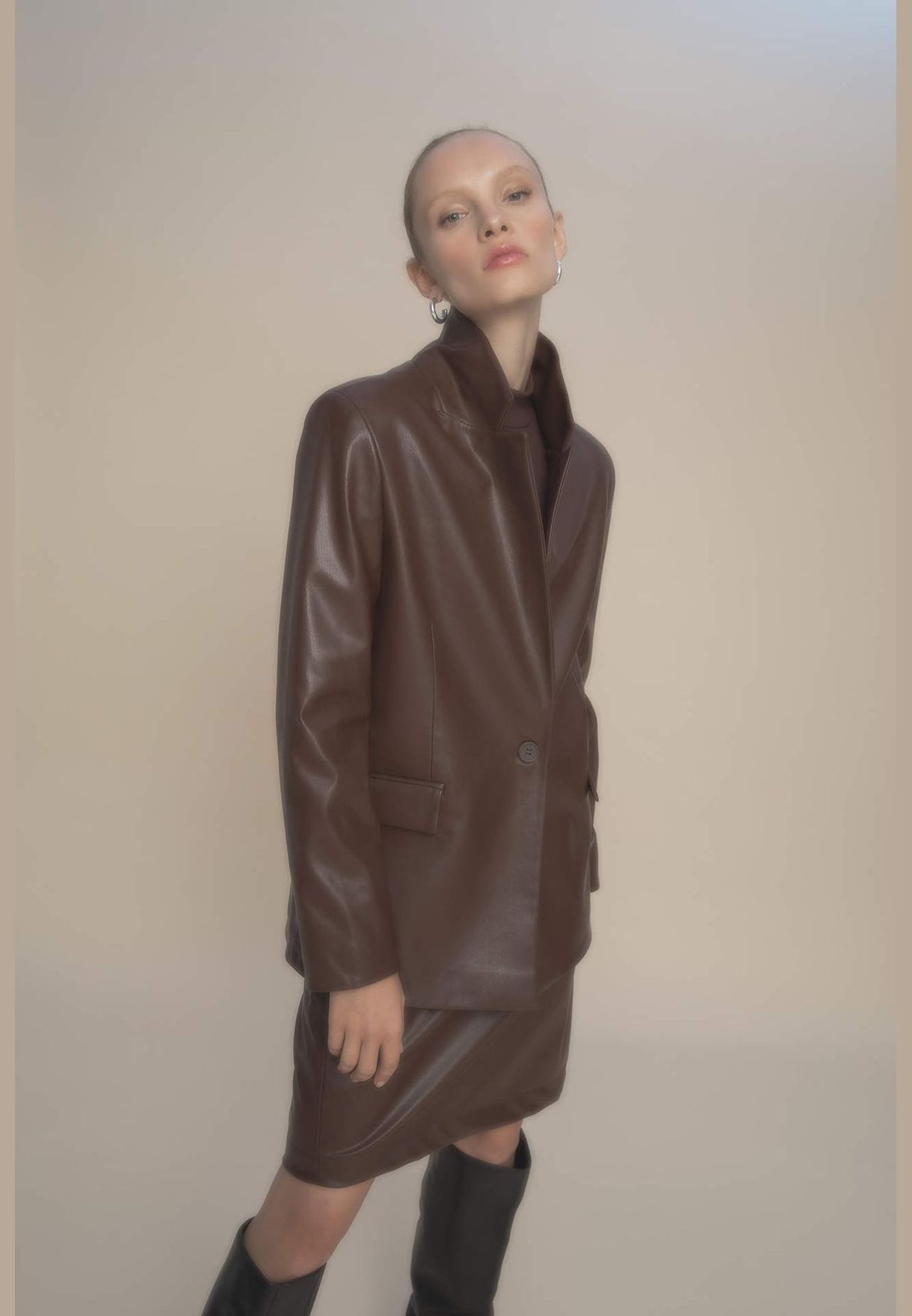 Woman Regular Fit Blazer