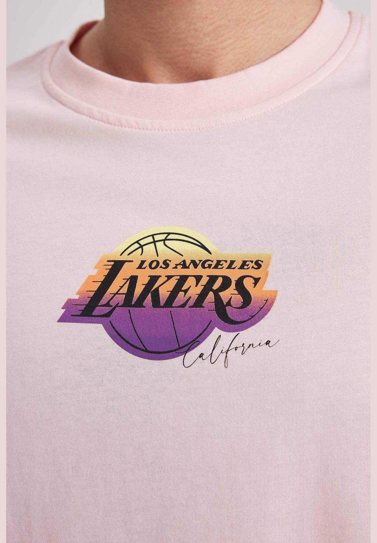Man NBA Los Angeles Lakers Licenced Crew Neck Short Sleeve Knitted T-Shirt