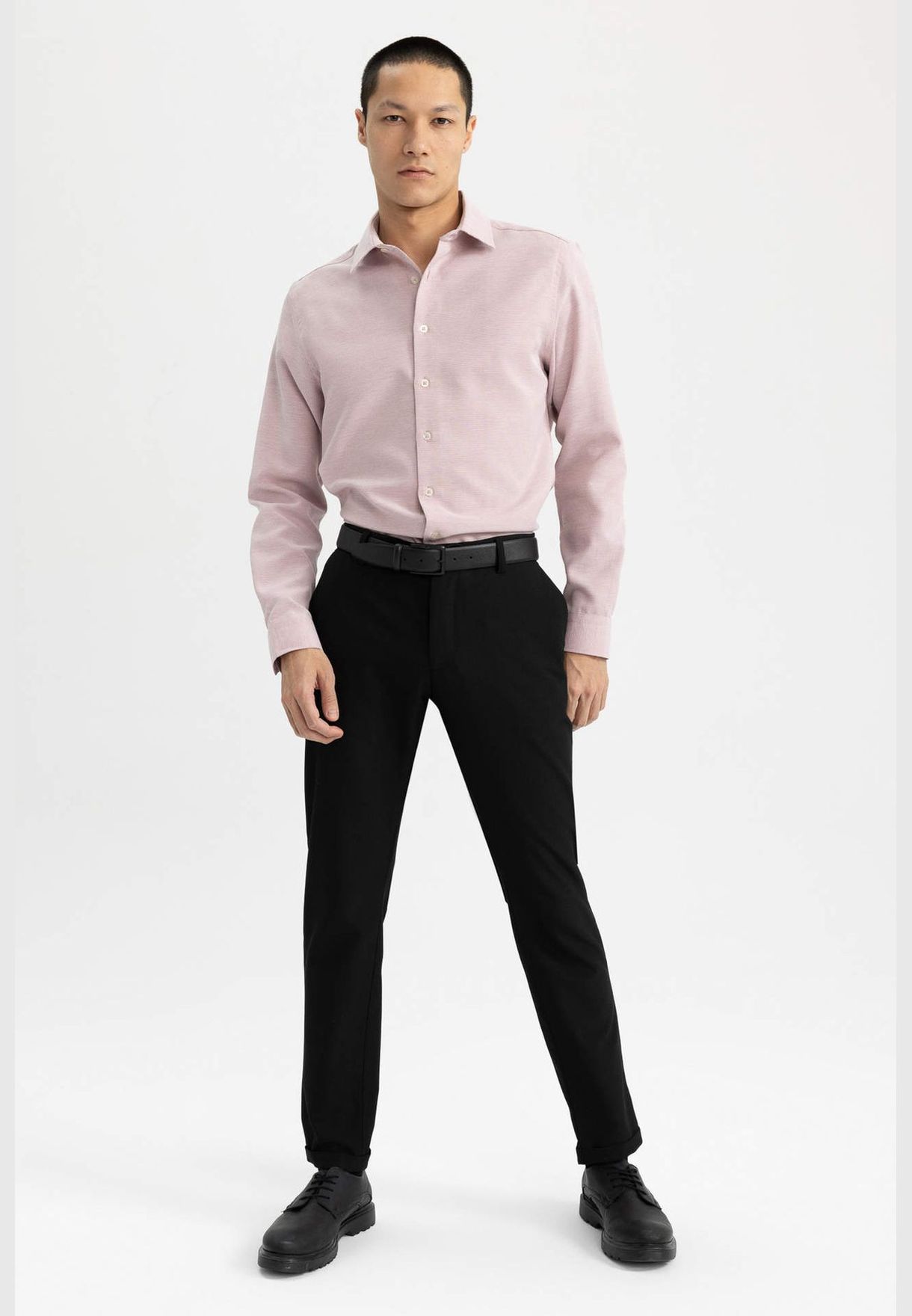 Man Jogger Fit Woven Trousers