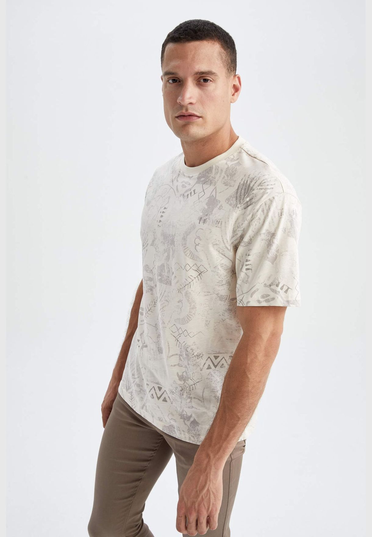 Man Relax Fit Crew Neck Short Sleeve T-Shirt