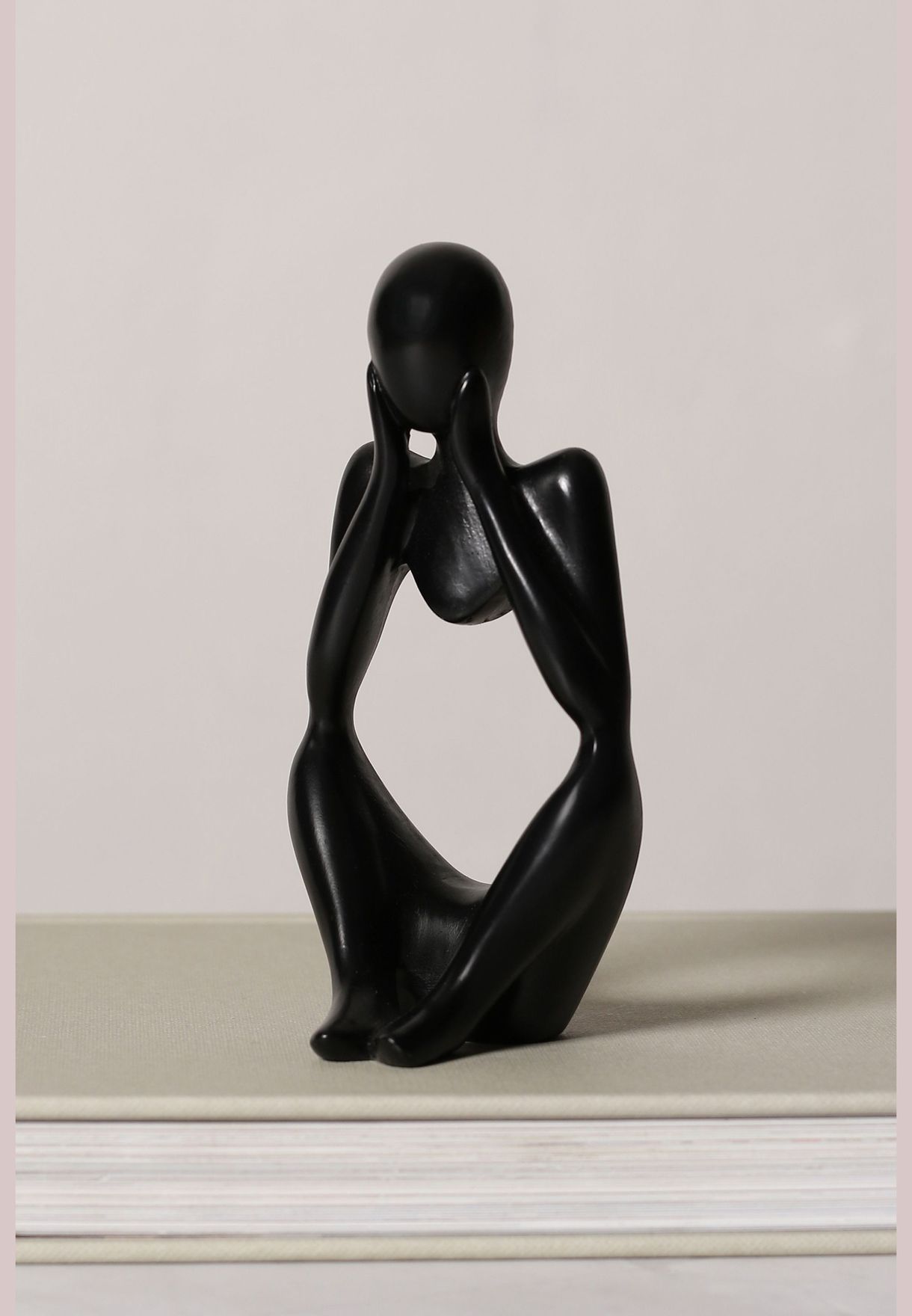 Modern Figurine Shaped Solid Minimalistic Ceramic Figure Showpiece For Home Decor 