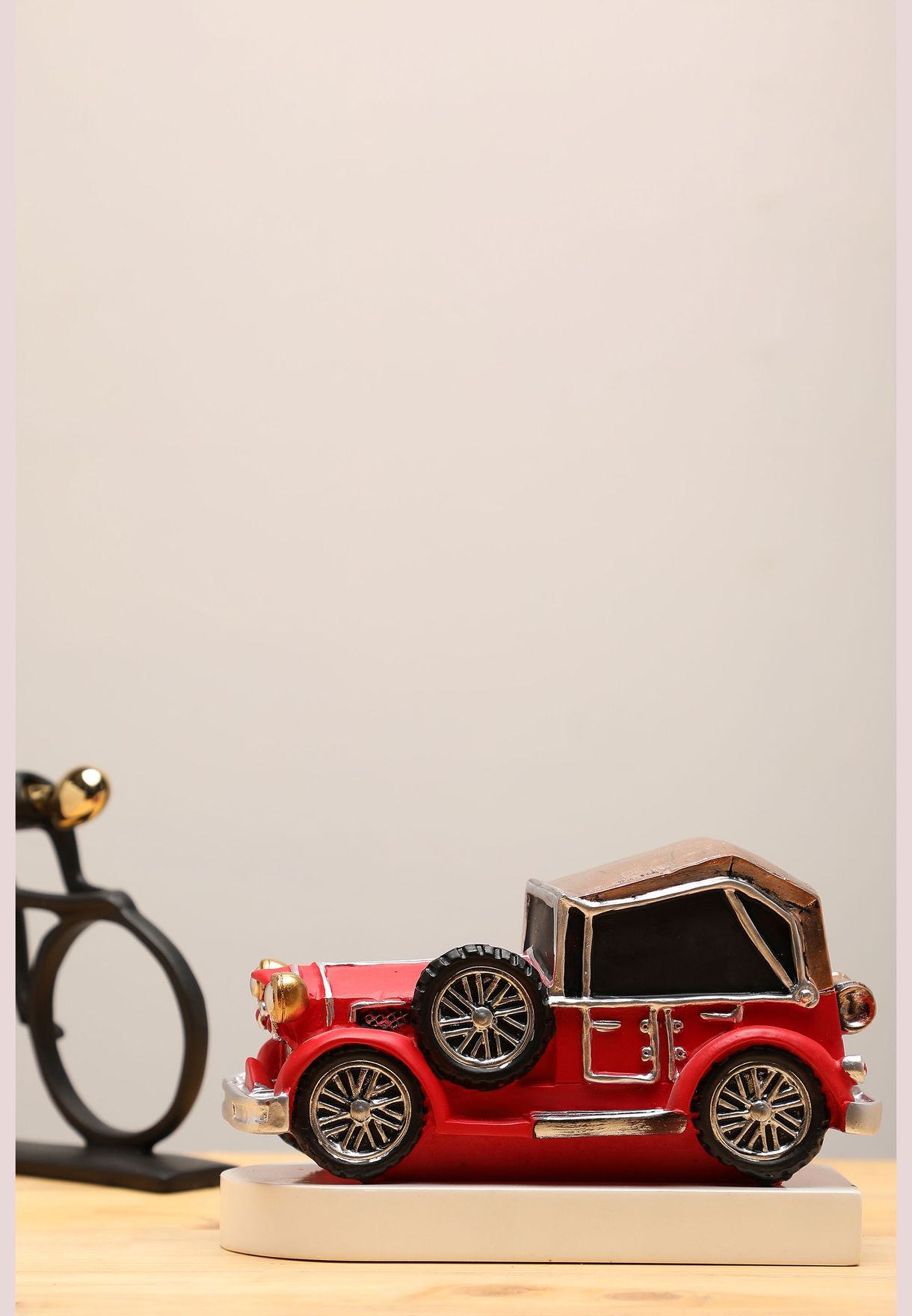 Modern Vintage Car Shaped Solid Minamalistic Ceramic Showpiece For Home Decor