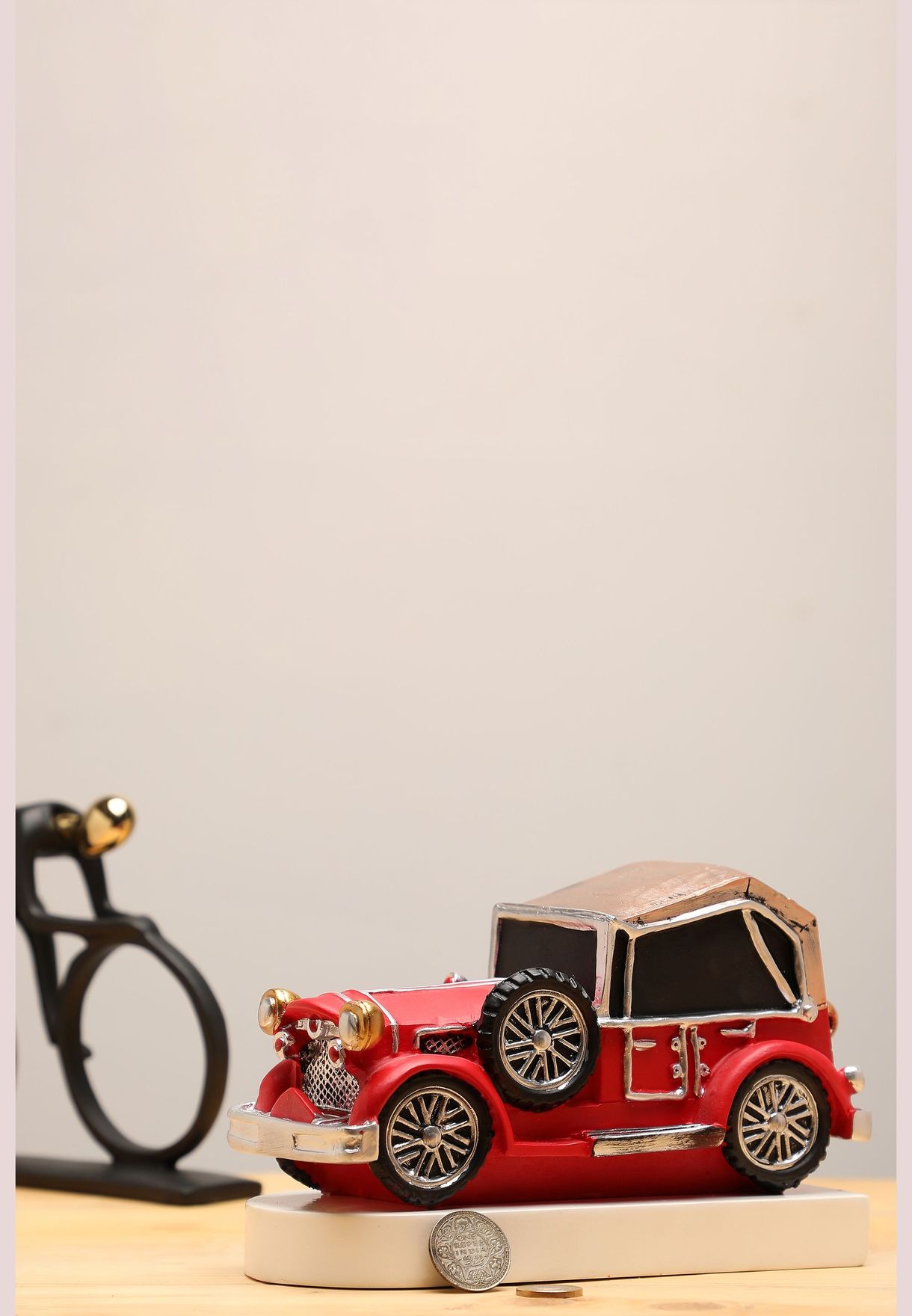 Modern Vintage Car Shaped Solid Minamalistic Ceramic Showpiece For Home Decor 