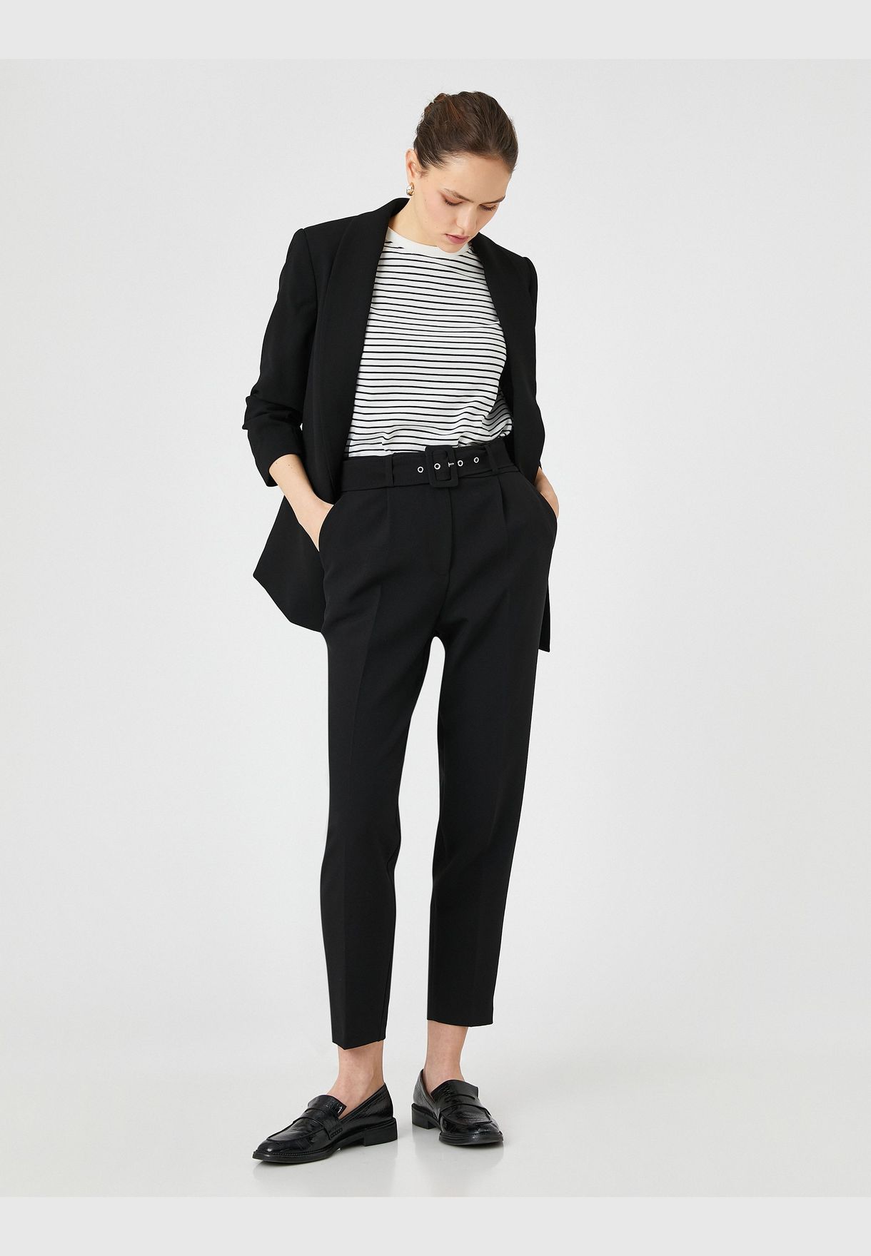 Belted Pleated Pocket Carrot Trousers