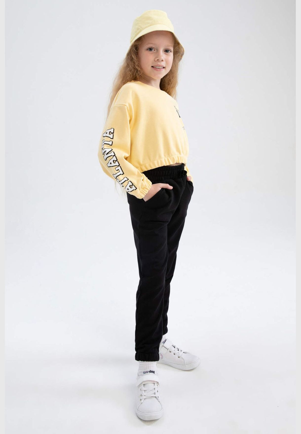Girl Jogger Fit Knitted Trousers