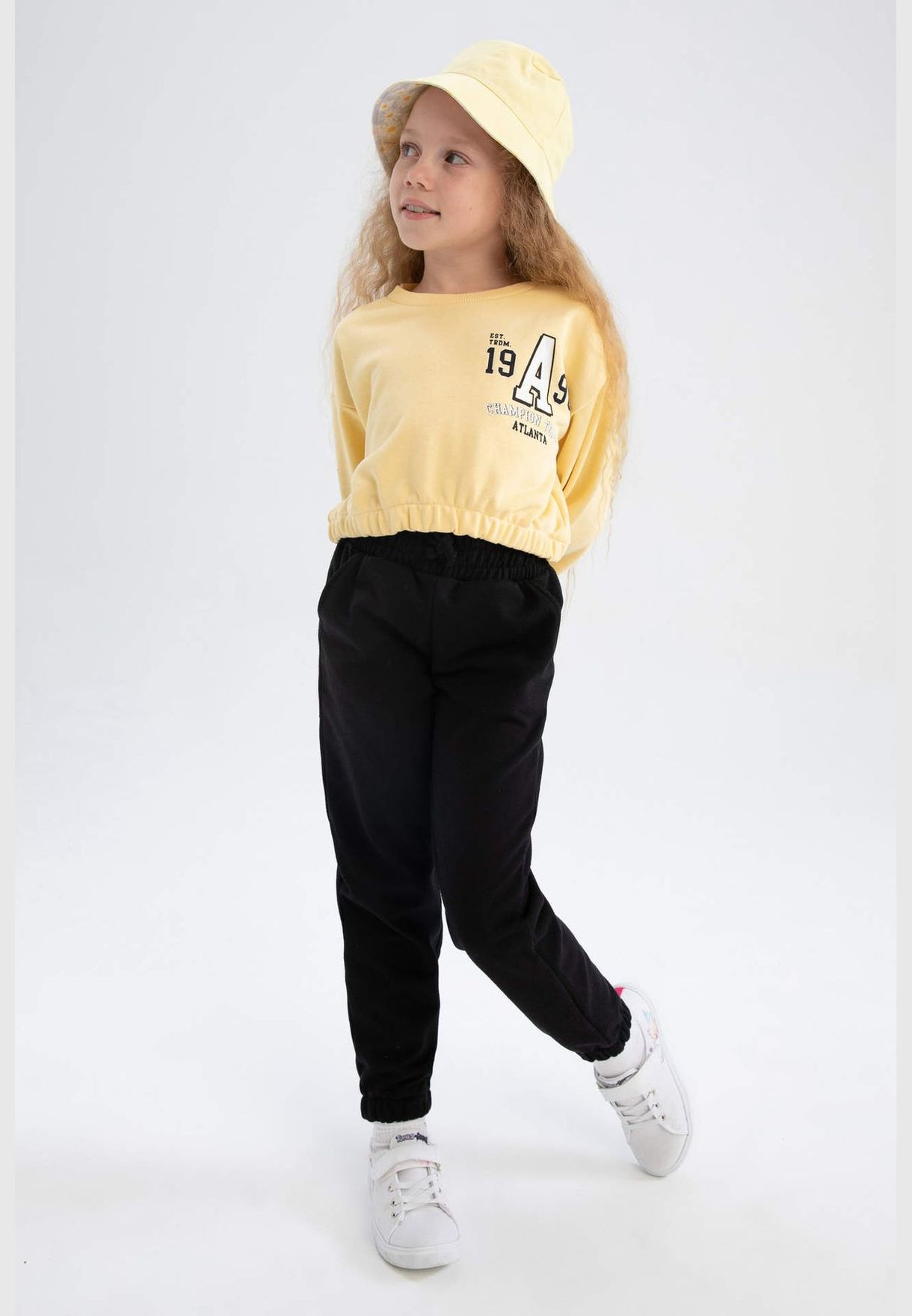 Girl Jogger Fit Knitted Trousers