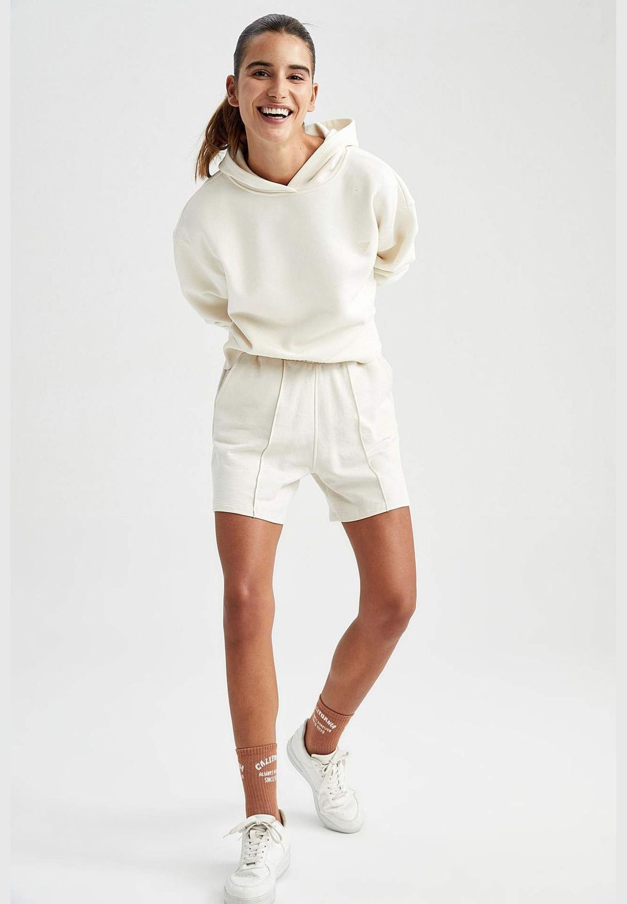 Woman Oversize Fit Knitted Short