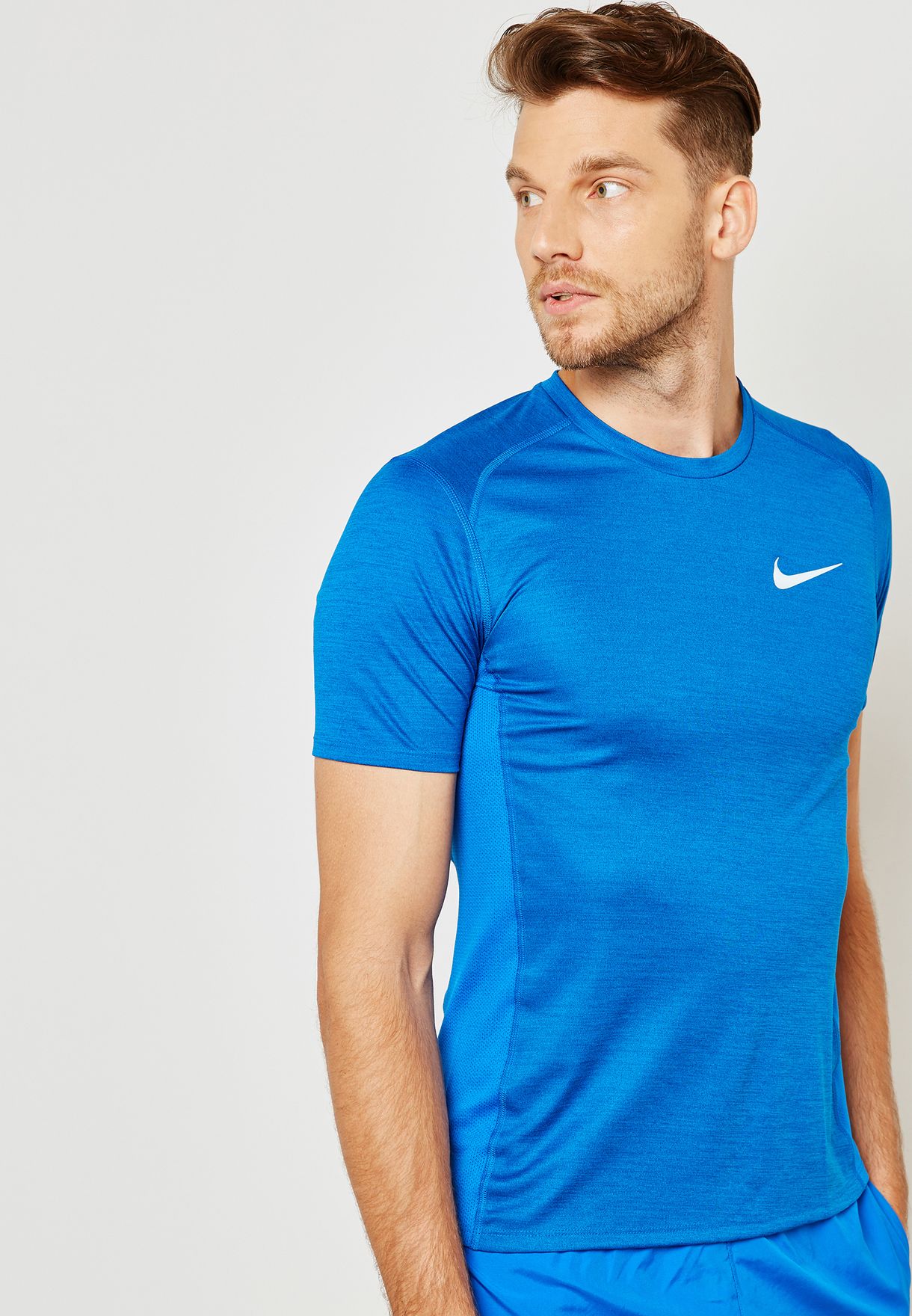 Buy Nike blue Miler T-Shirt for Men in MENA, Worldwide | 833591-403