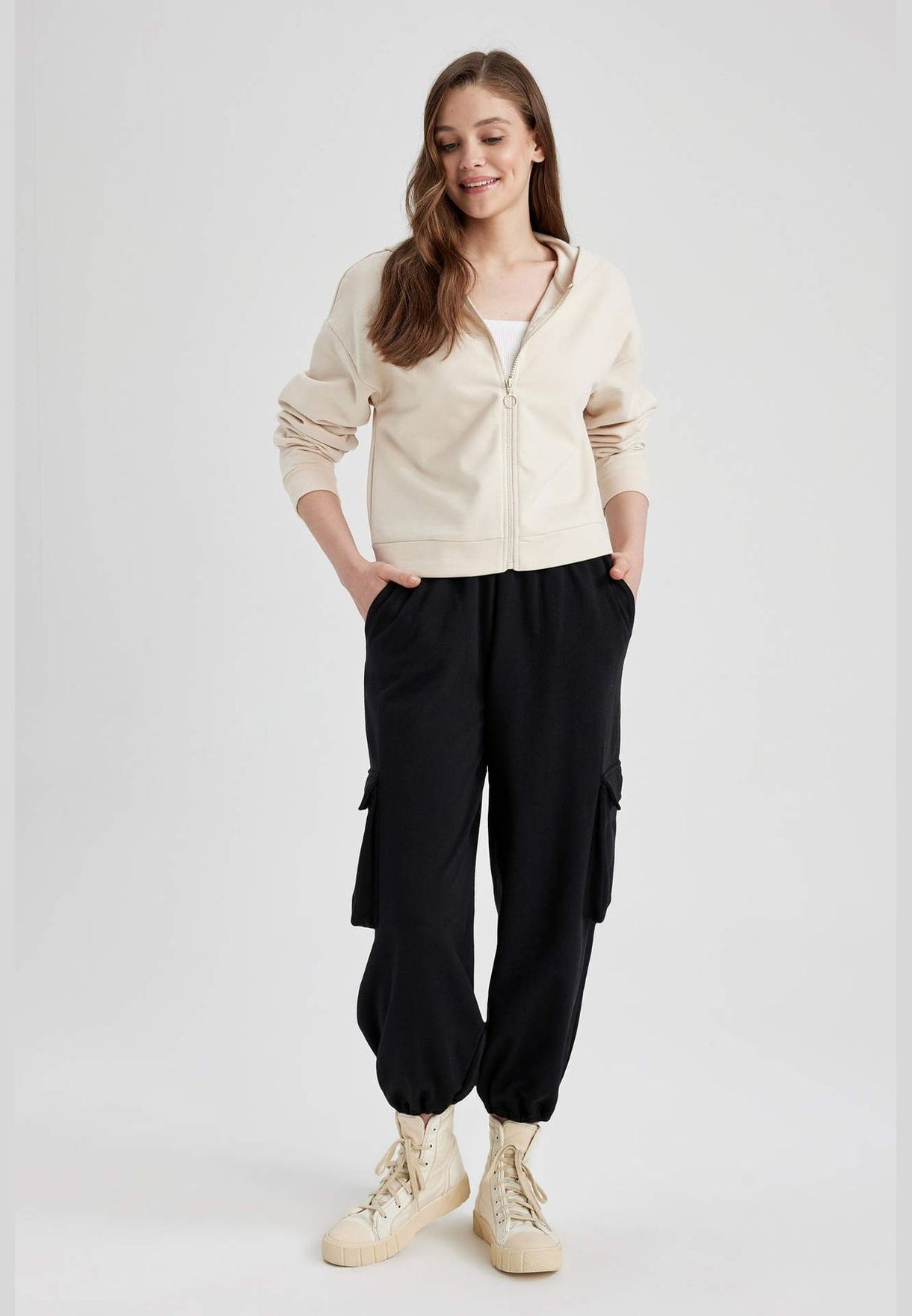 Woman Knitted Cardigan