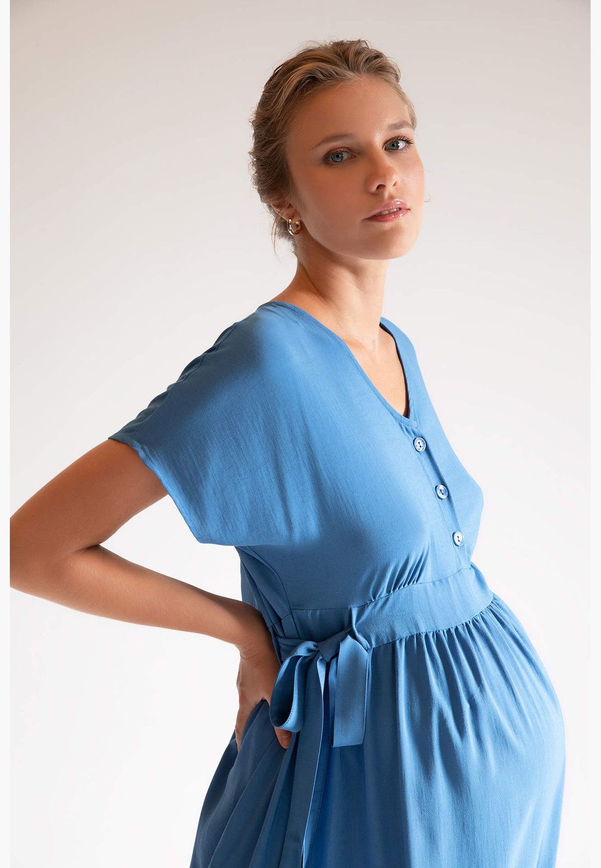 Woman Regular Fit Sleeveless Maternity Dress