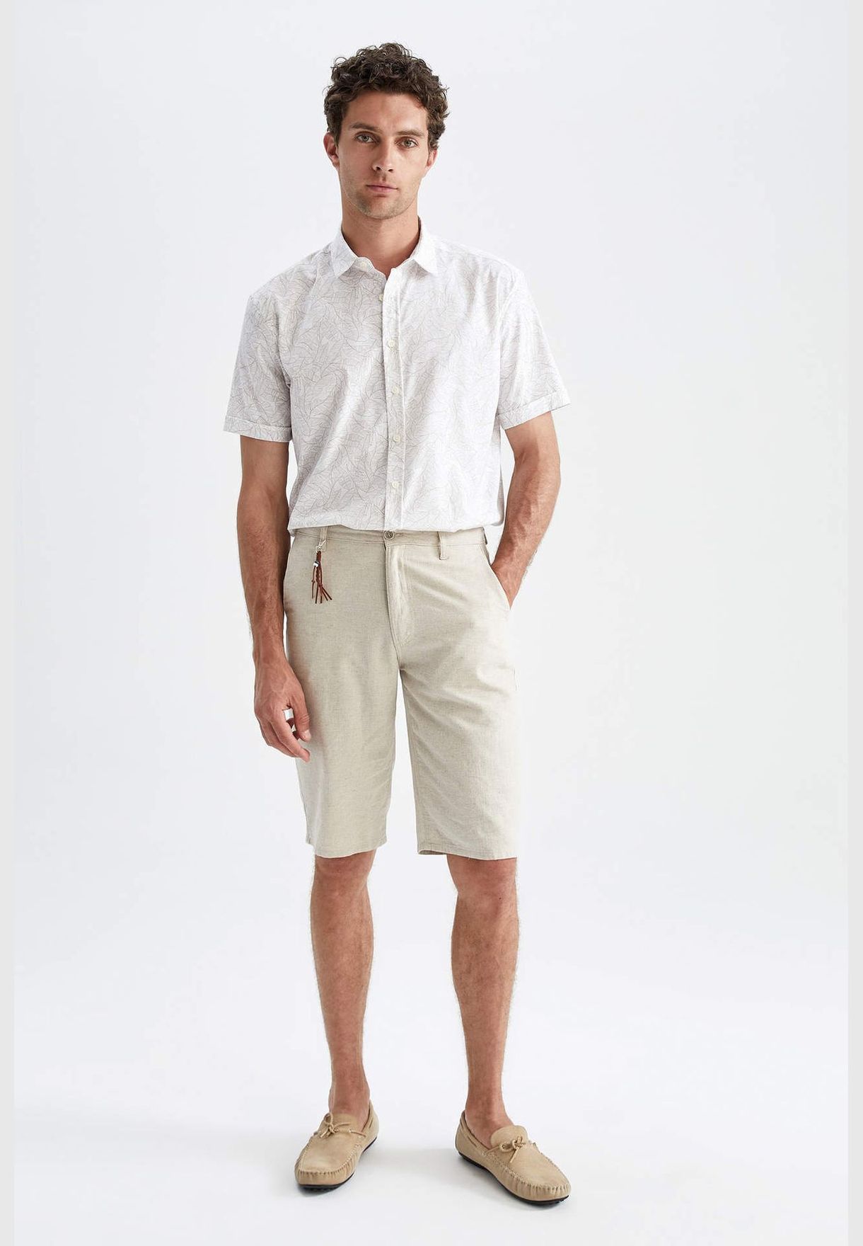 Man Regular Fit Polo Neck Woven Top Short Sleeve Shirt