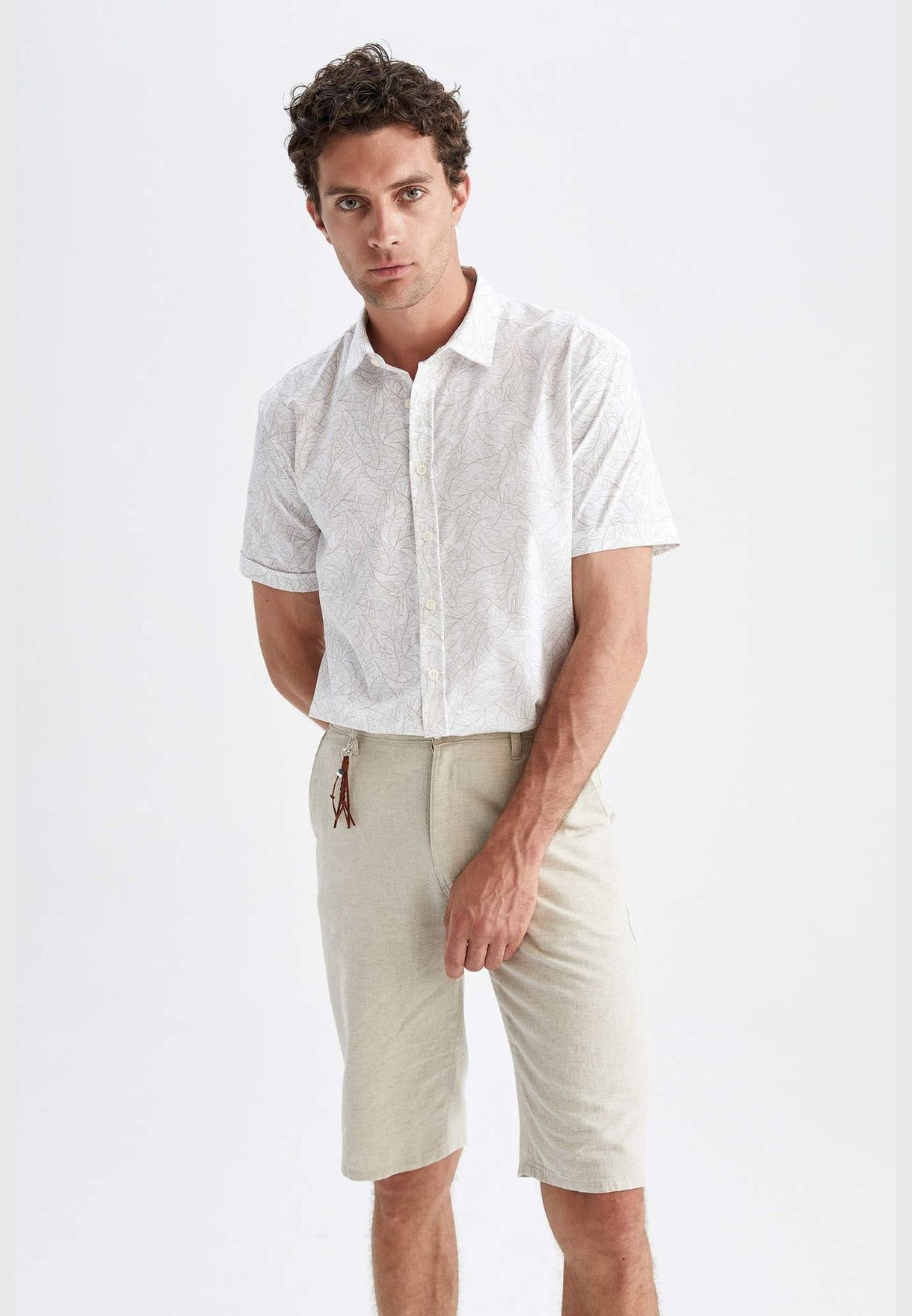 Man Regular Fit Polo Neck Woven Top Short Sleeve Shirt