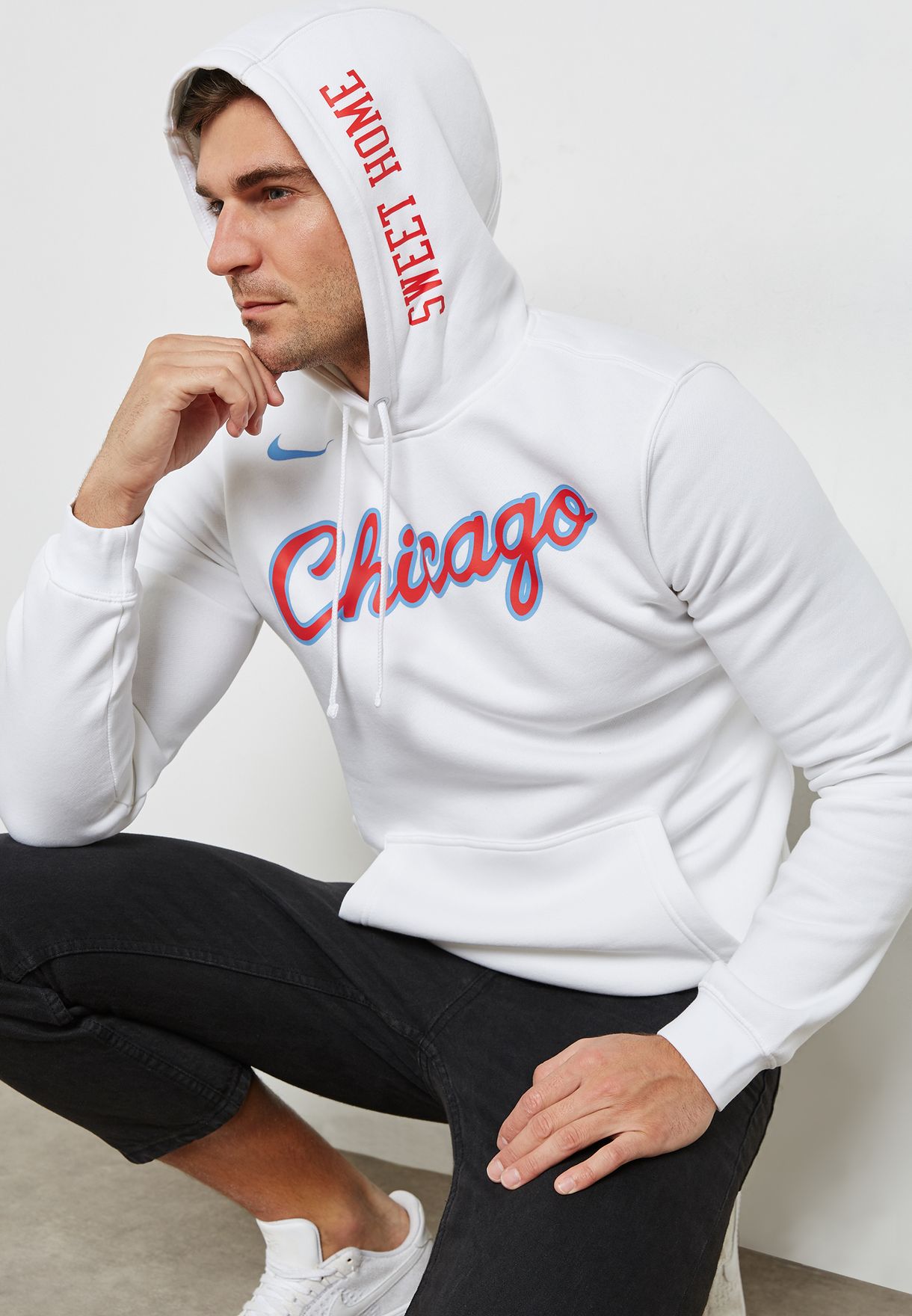 Buy Nike white Chicago Bulls Fleece Club Hoodie for Men in MENA, Worldwide