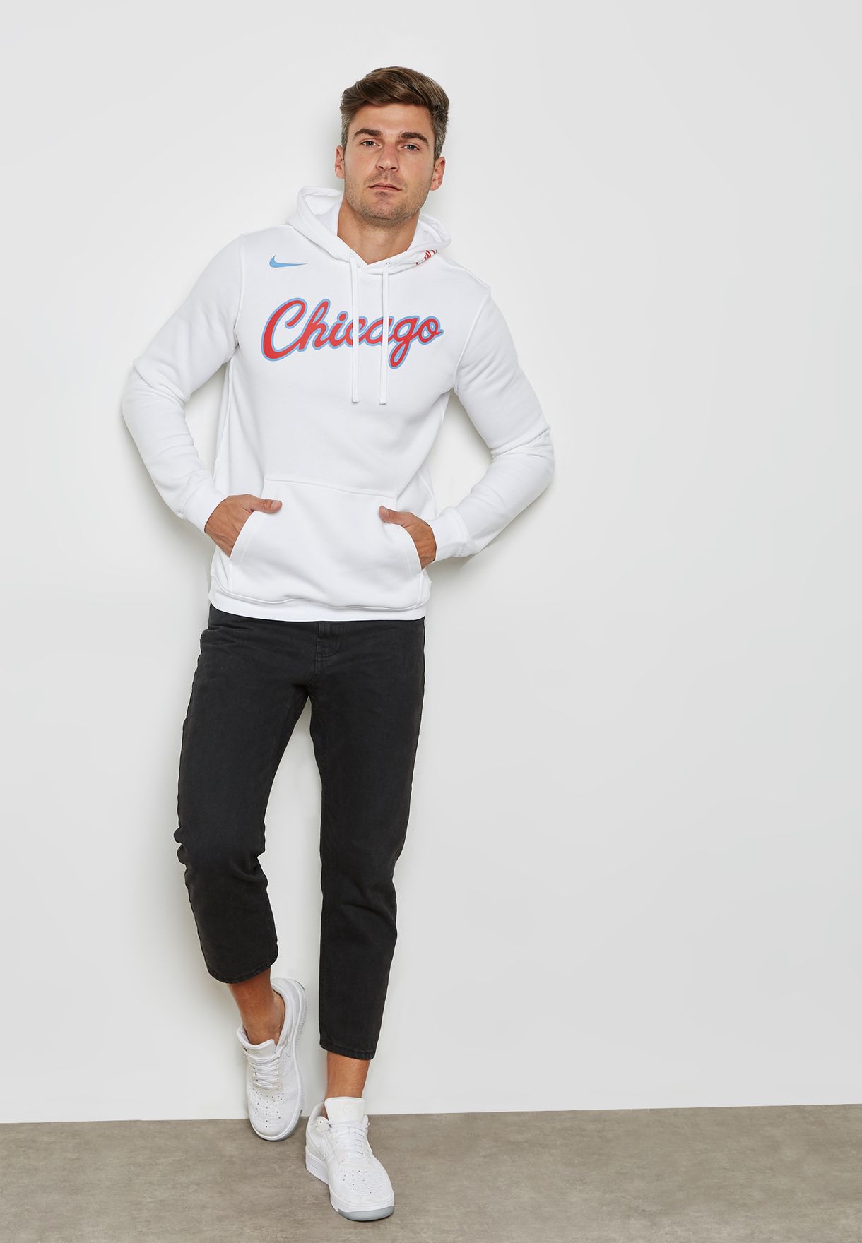 white chicago bulls sweatshirt