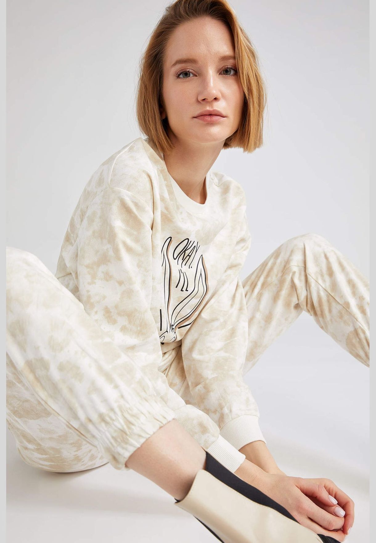 defacto modest sweatshirt