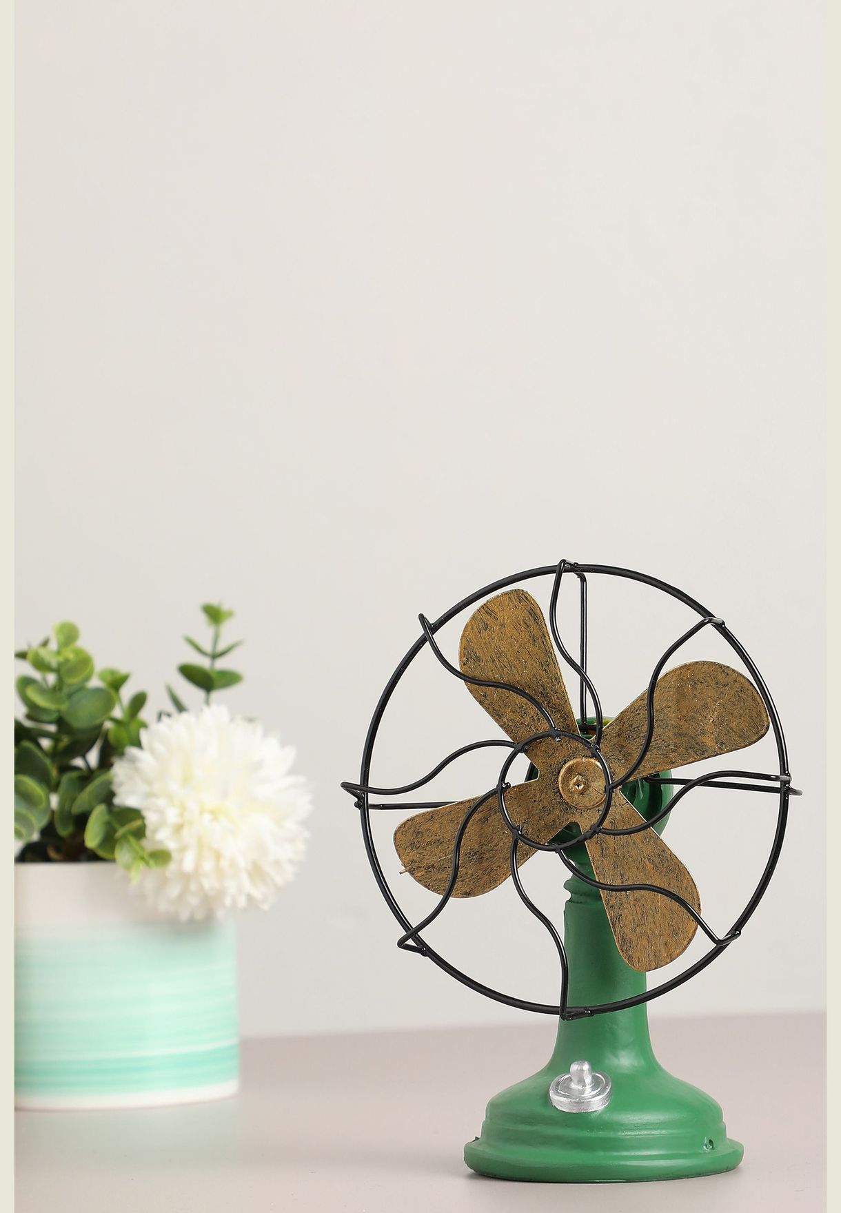 Table Fan Shaped Modern Ceramic Showpiece For Home Decor