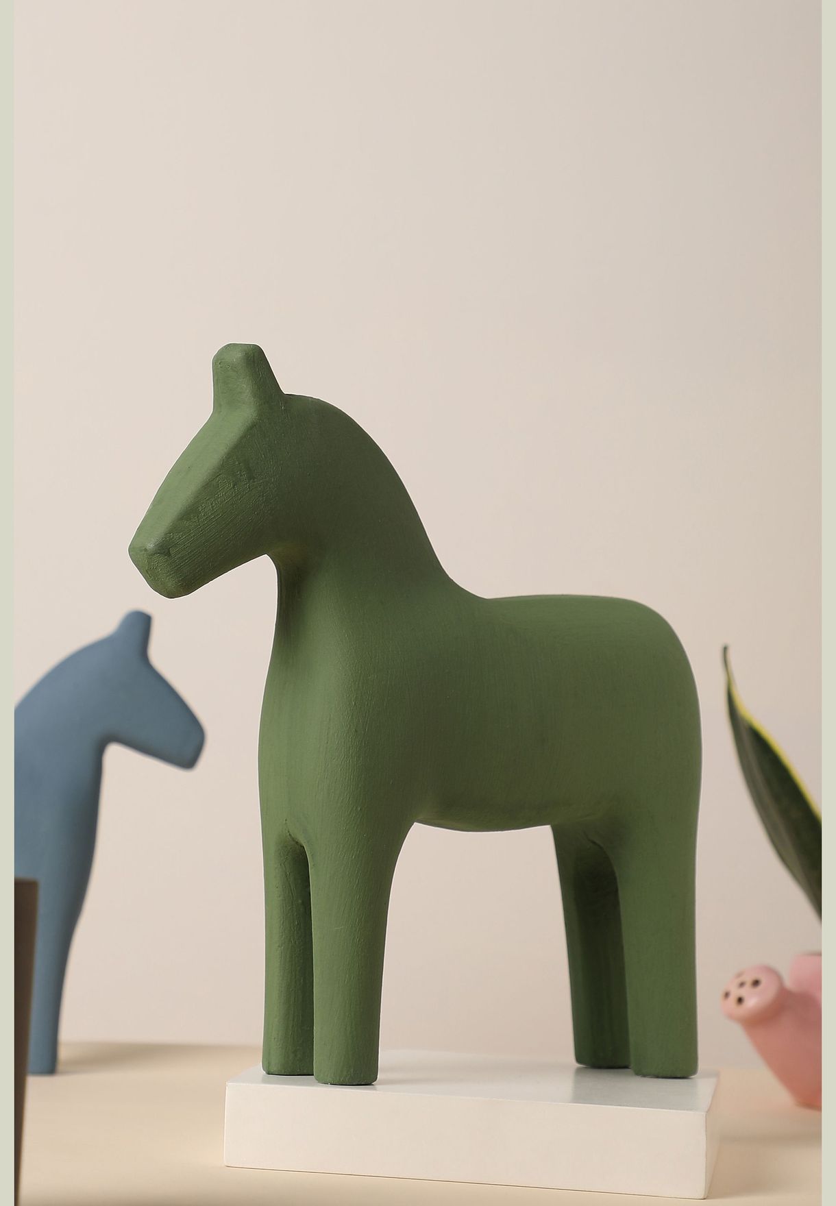 Modern Horse Shaped Solid Minimalistic Ceramic Showpiece For Home Decor 