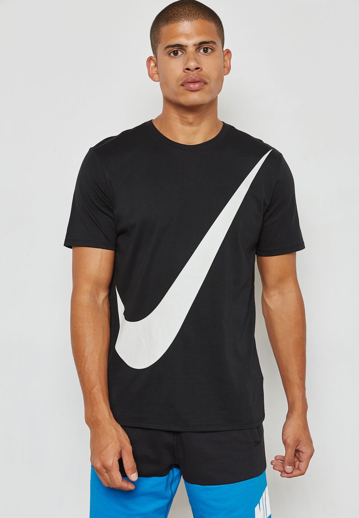 pistón Cumplimiento a No de moda Buy Nike black Hybrid Swoosh T-Shirt for Men in Kuwait city, other cities