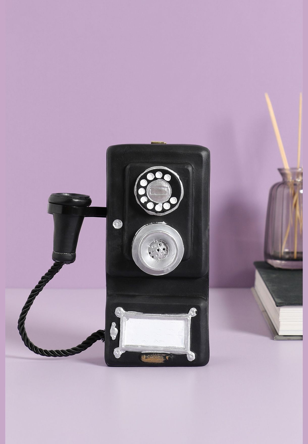 Telephone Shaped Modern Ceramic Showpiece For Home Decor