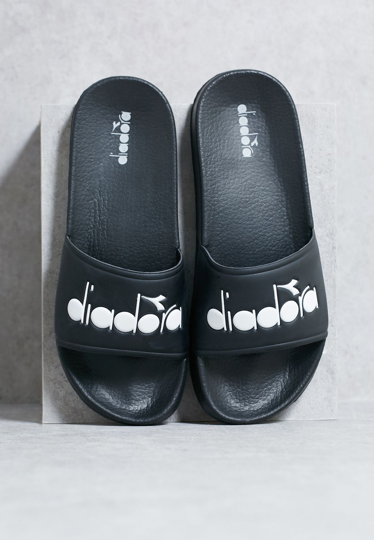 diadora sandals
