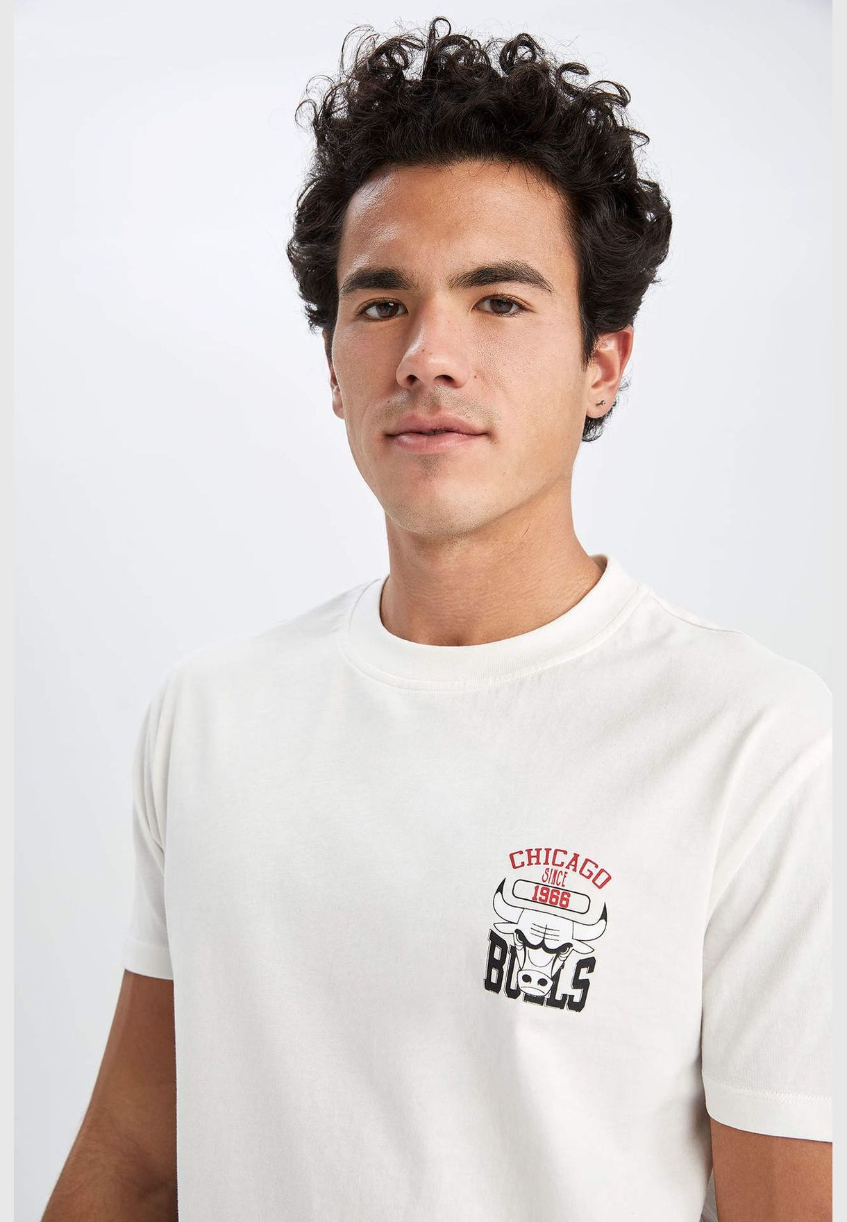 Man NBA Chicago Bulls Licenced Crew Neck Short Sleeve Knitted T-Shirt