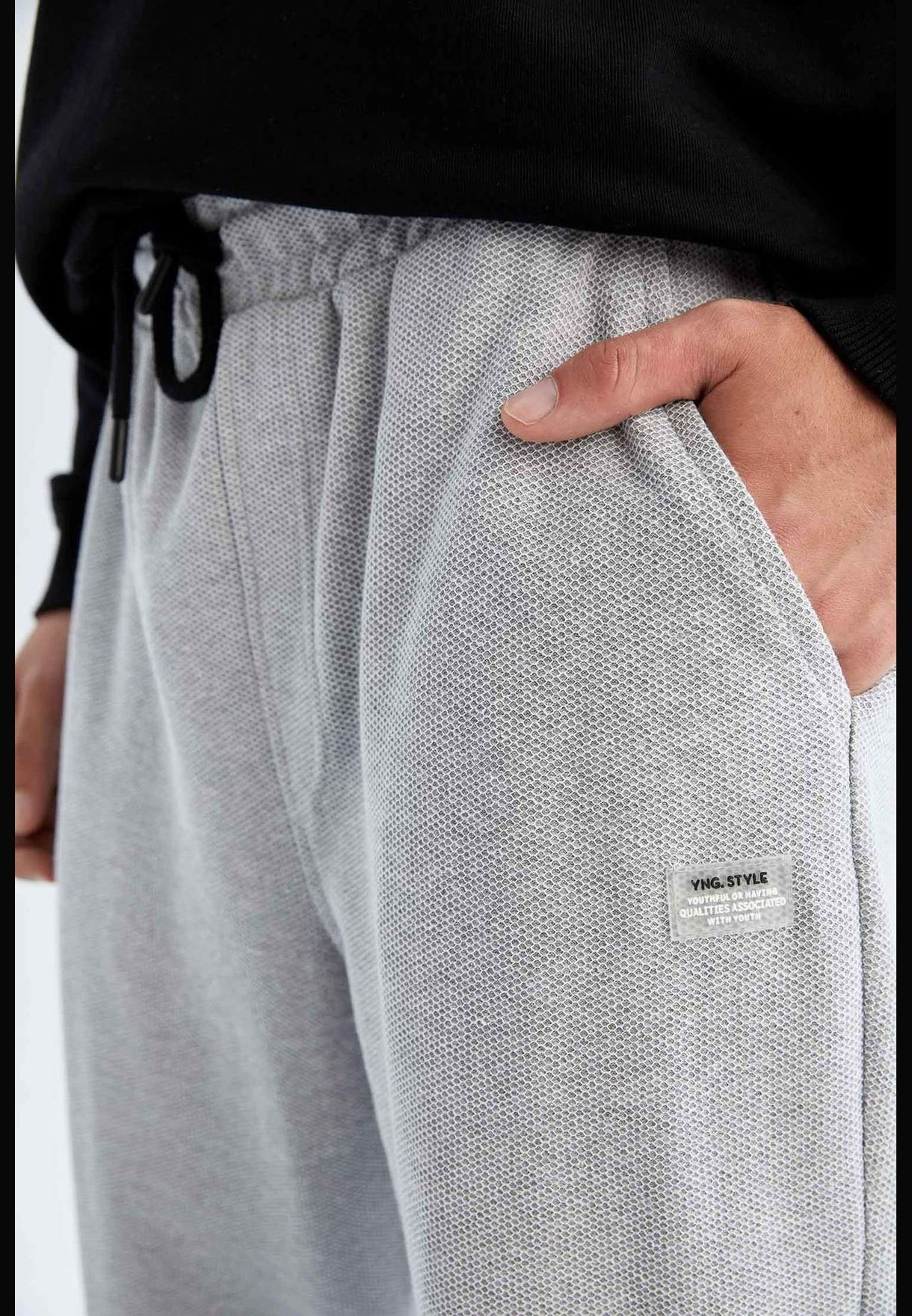 Man Regular Fit Knitted Knitted Trousers