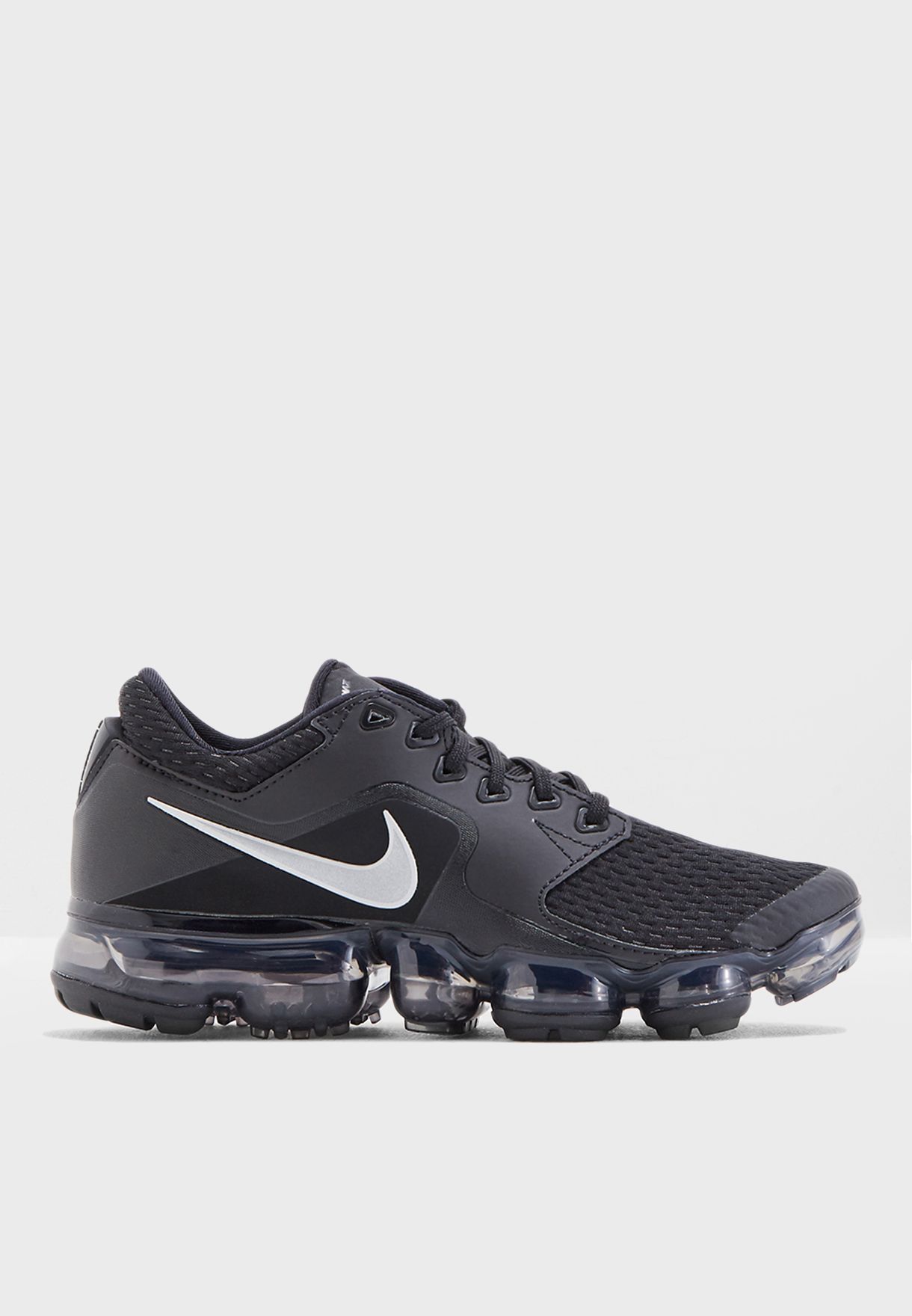 all black vapormax youth