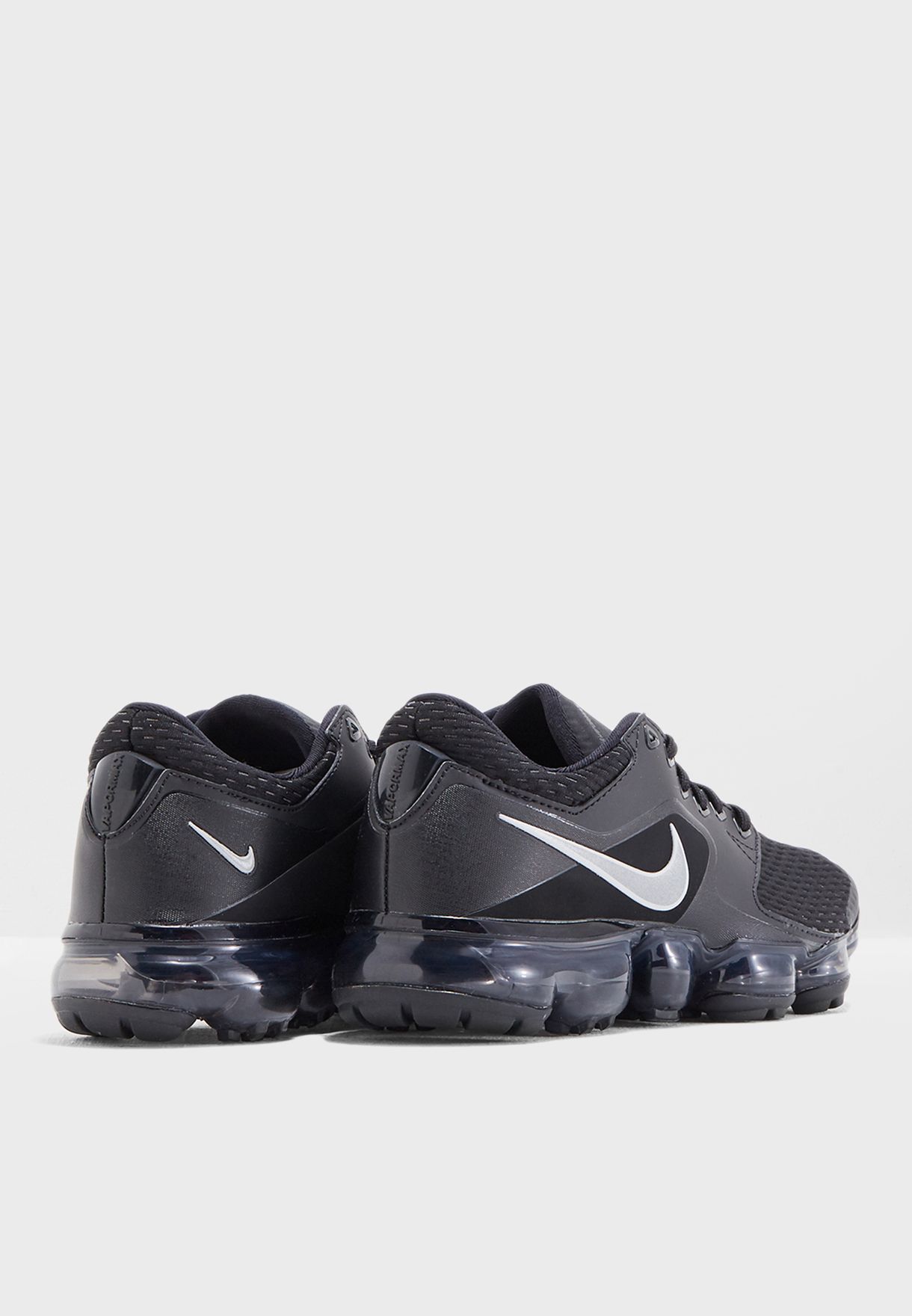 black vapormax youth