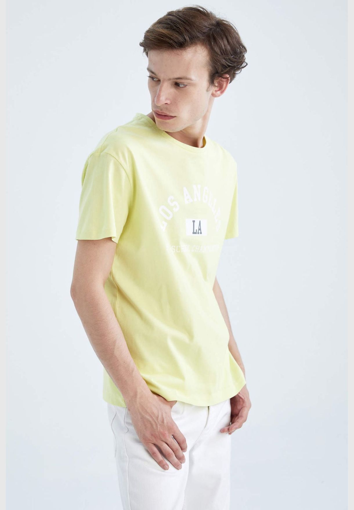 Man Regular Fit Crew Neck Short Sleeve T-Shirt