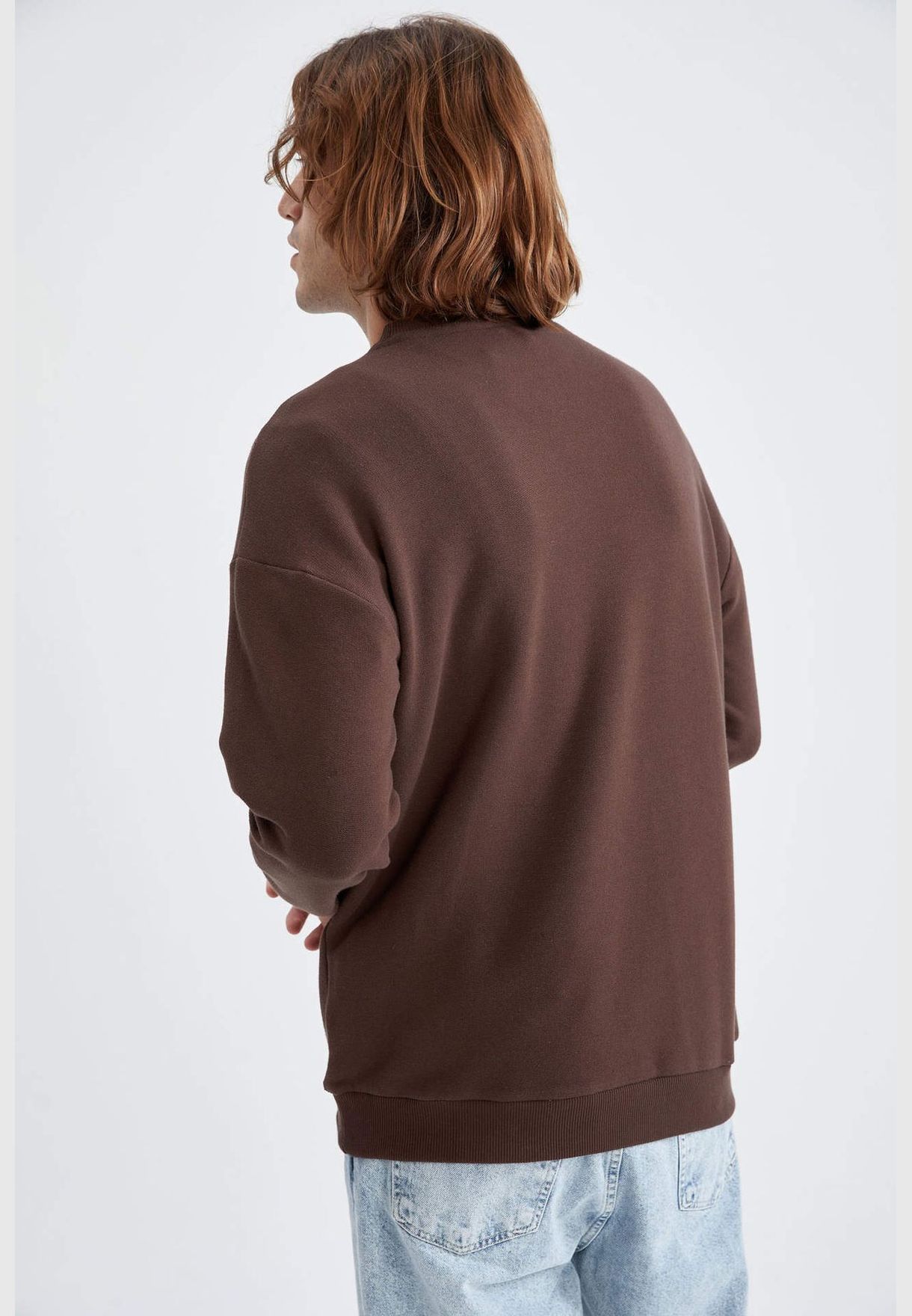 Man Comfort Fit Crew Neck Long Sleeve Knitted Sweat Shirt