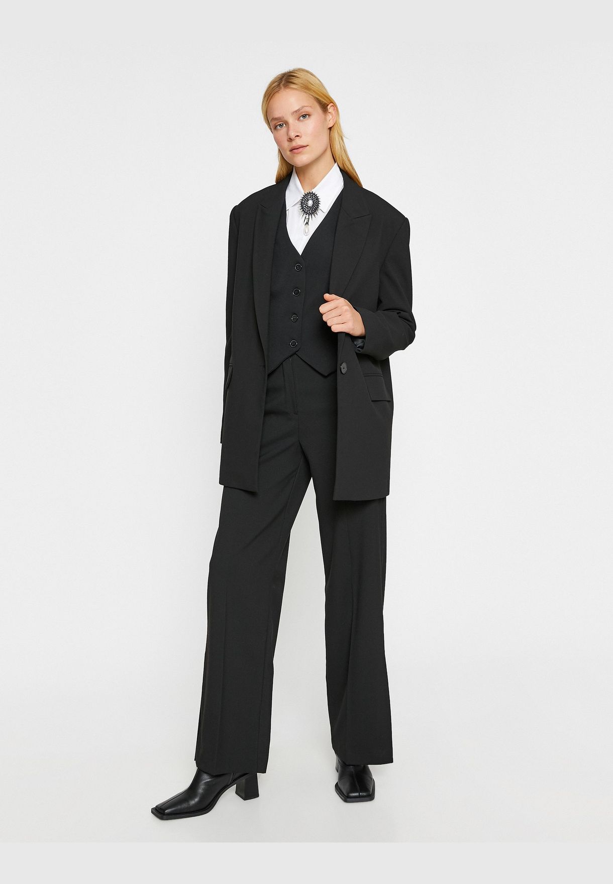 Slitted Trousers Pocket