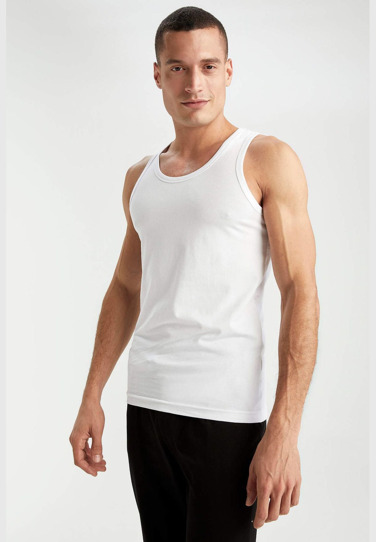 Man Slim Fit Crew Neck Strappy Vest