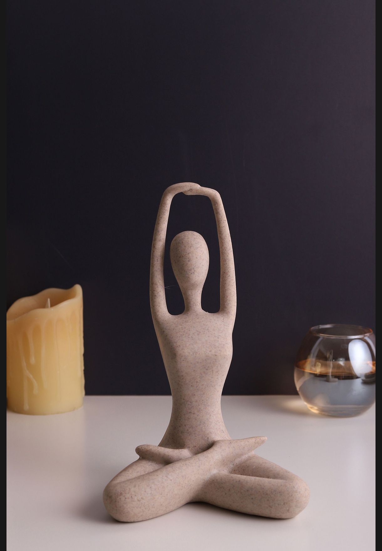  Figurine Shaped Solid Modern Ceramic Showpiece For Home Decor 