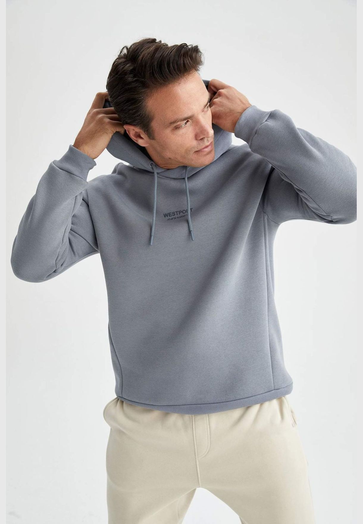 Man Hooded Long Sleeve Knitted Sweatshirt