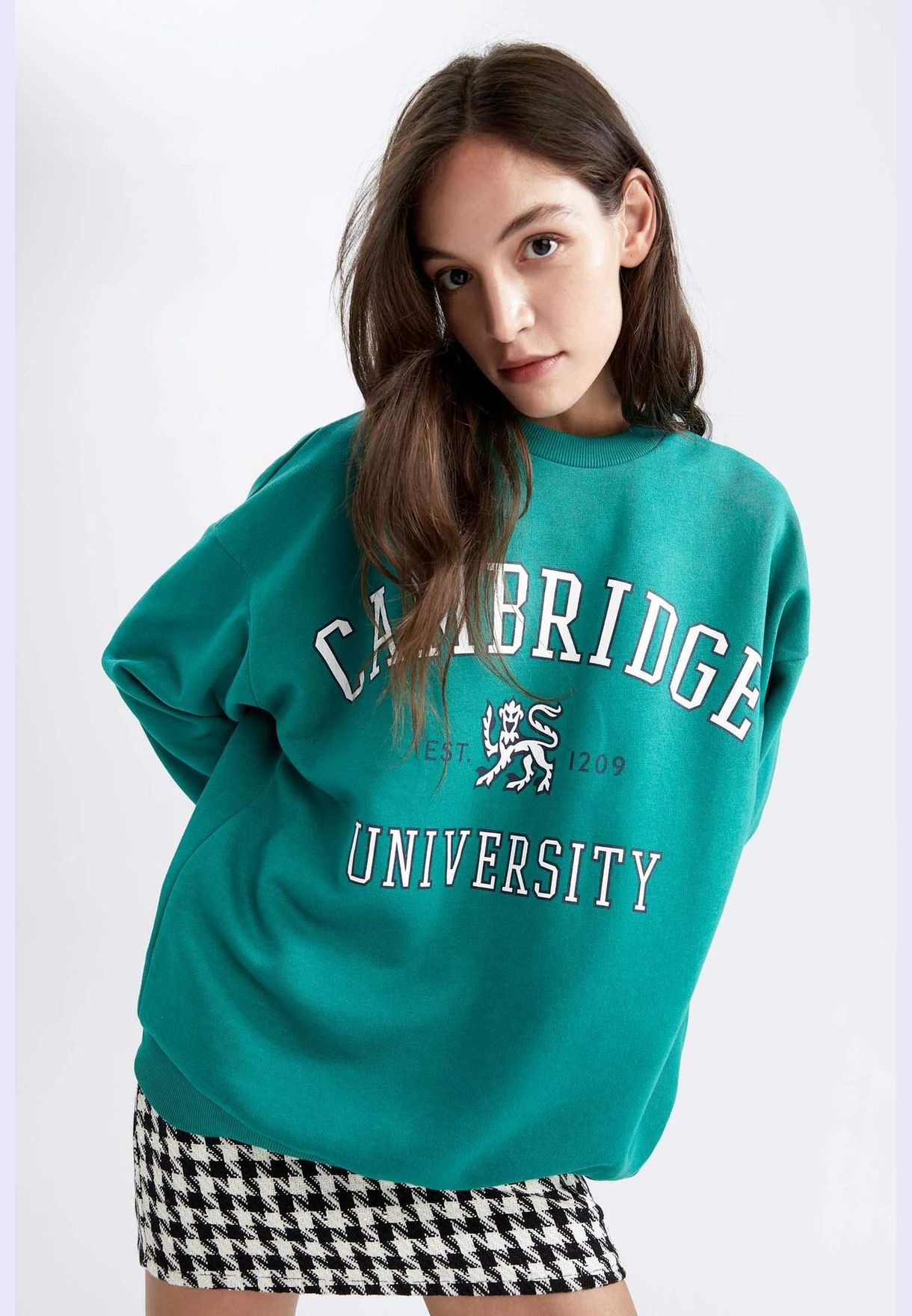 Woman Oversize Fit Crew Neck Long Sleeve Knitted Sweatshirt