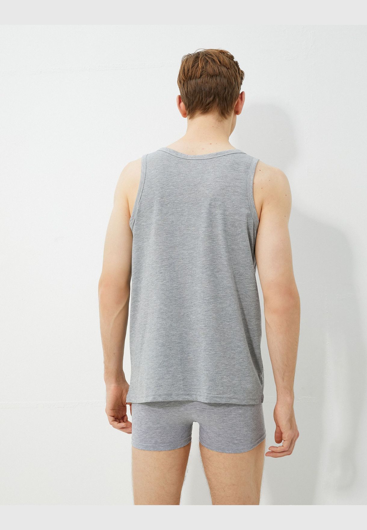 Basic Tanktop Crew Neck