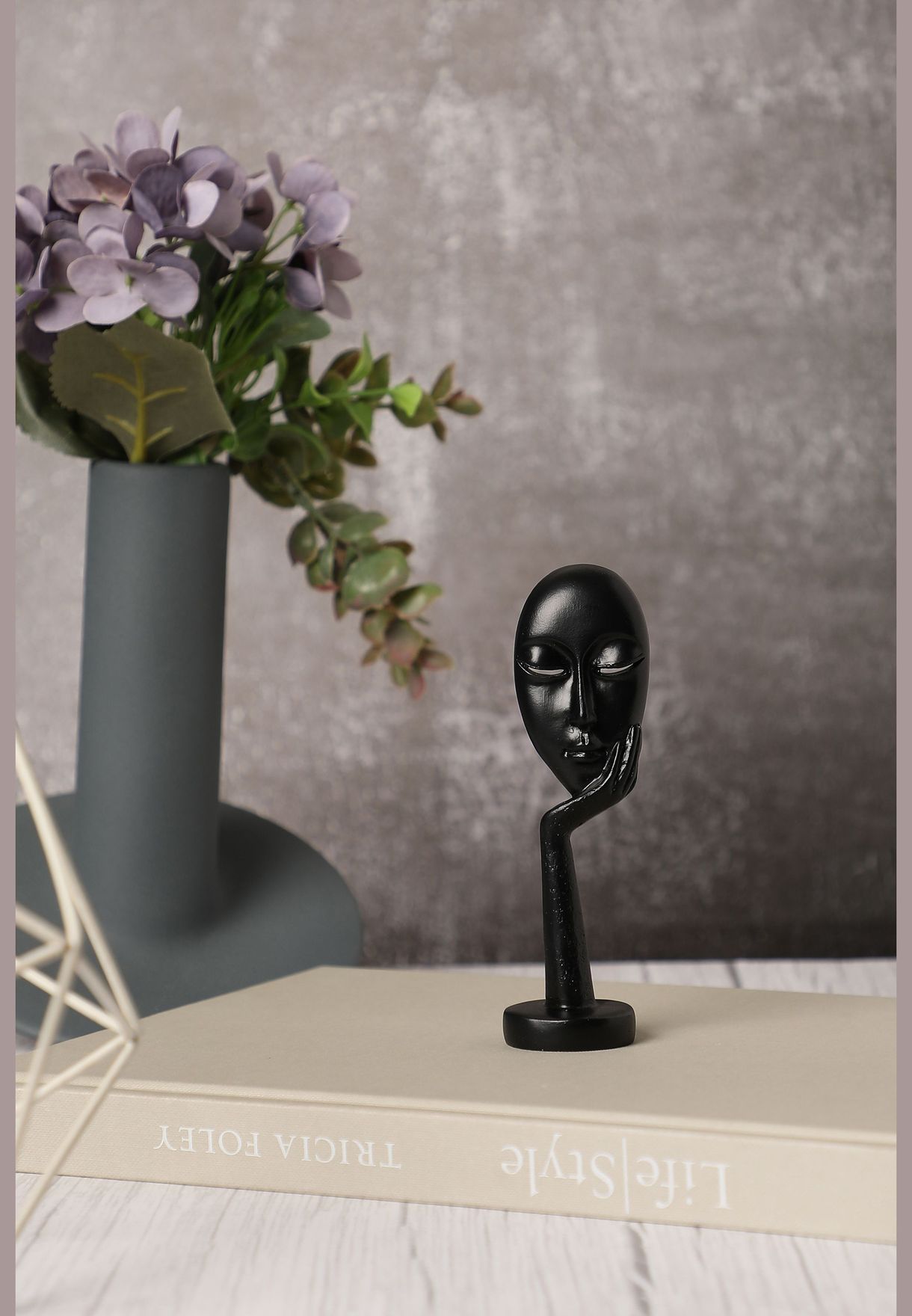 Modern Face Figurine Solid Minimalistic Ceramic Figure Showpiece For Home Decor