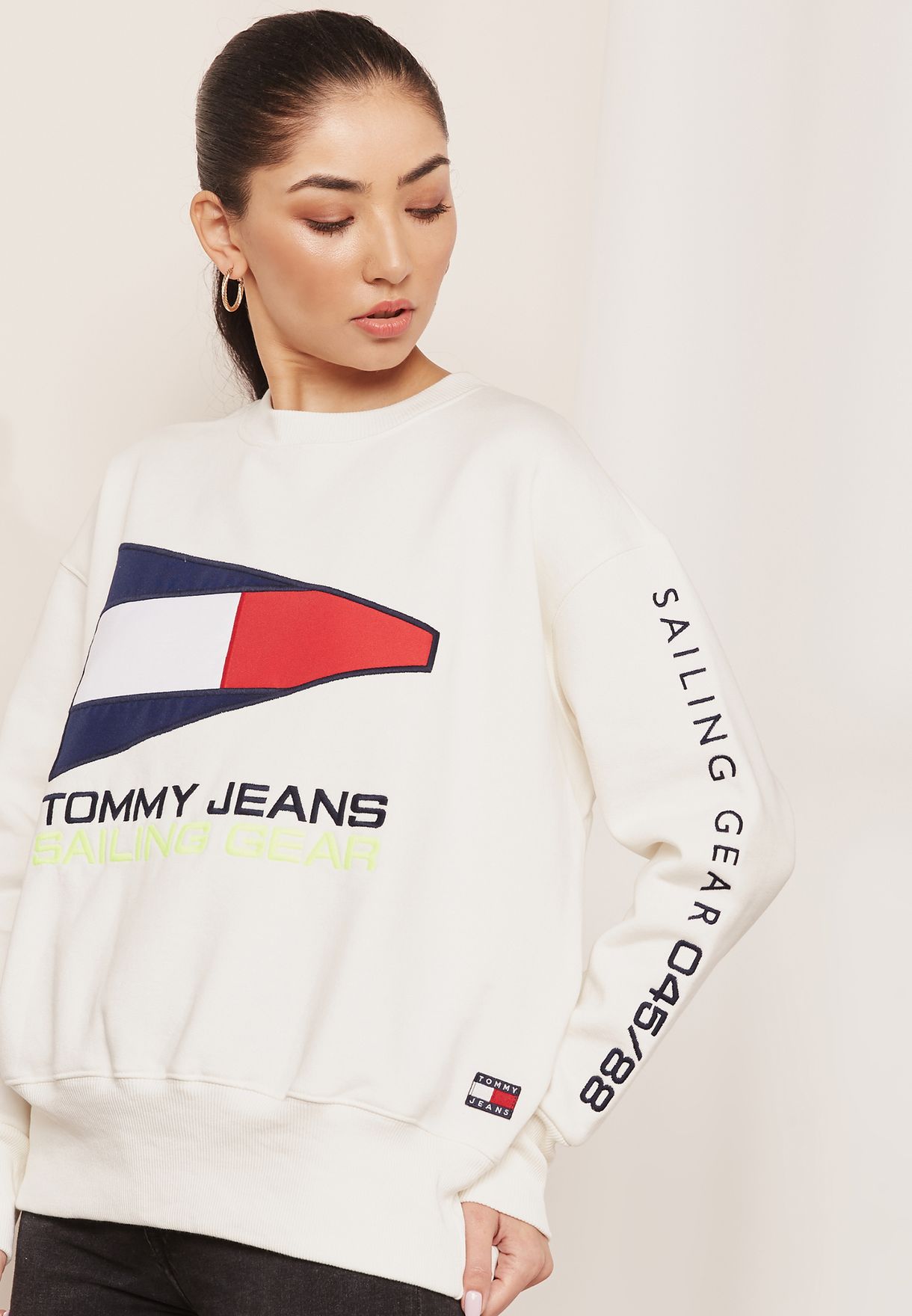 tommy jeans 90s capsule logo sweatshirt