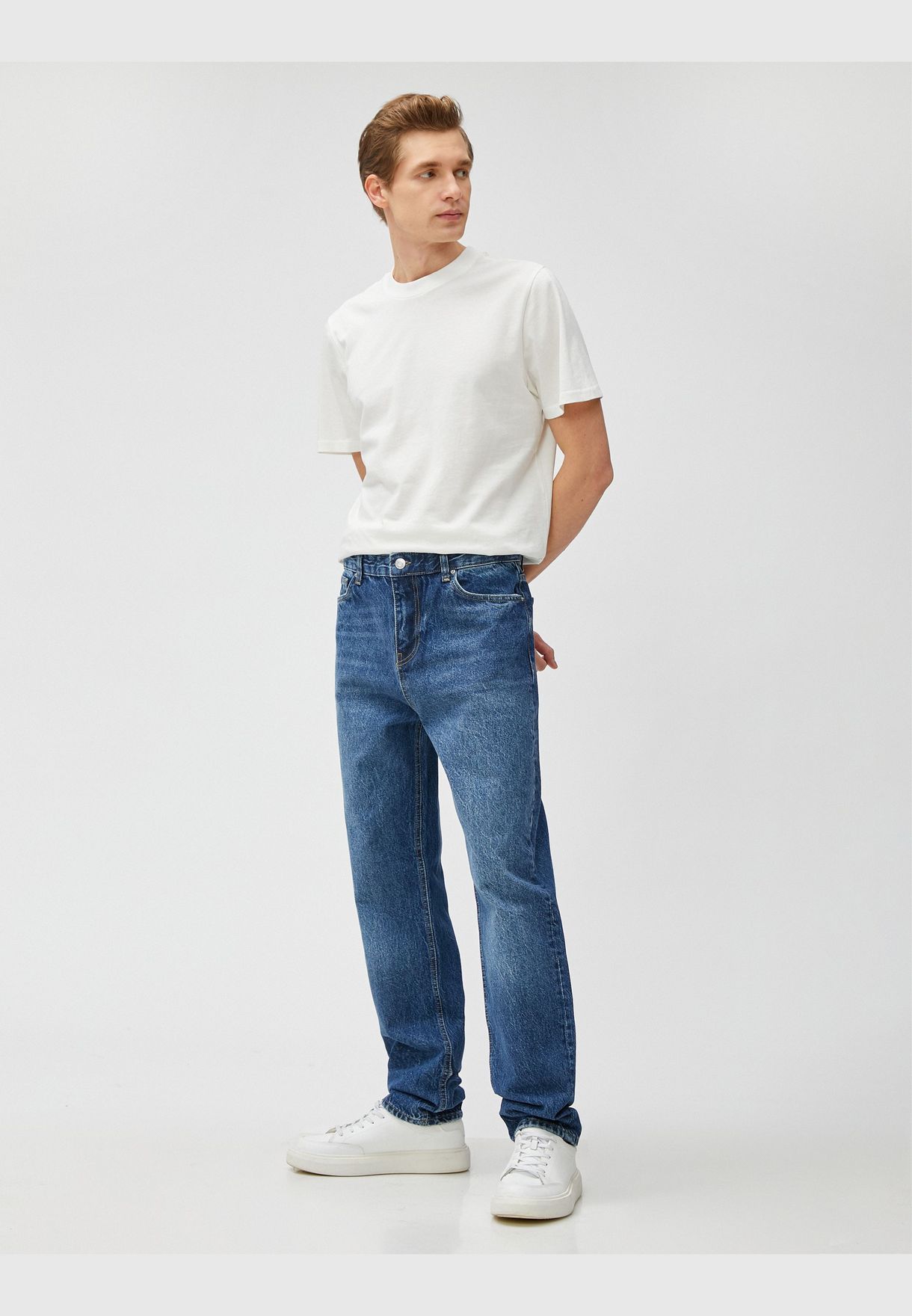 Steve Loose Fit Cotton Jeans
